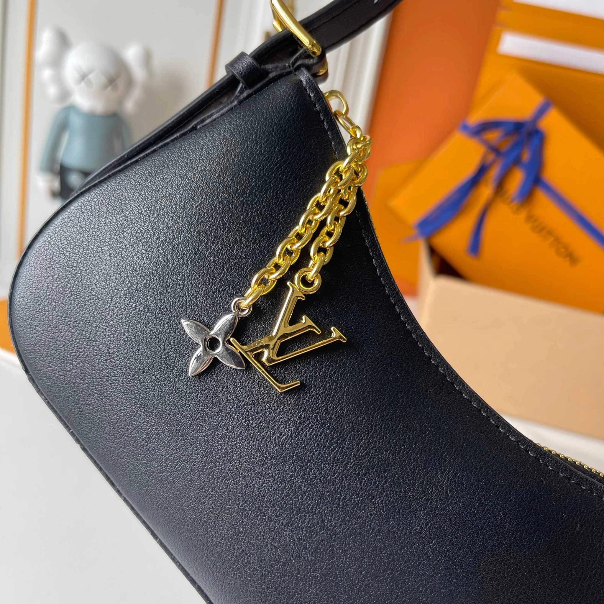 8V M25525 Liv Pochette item:ET-B225J1697H
