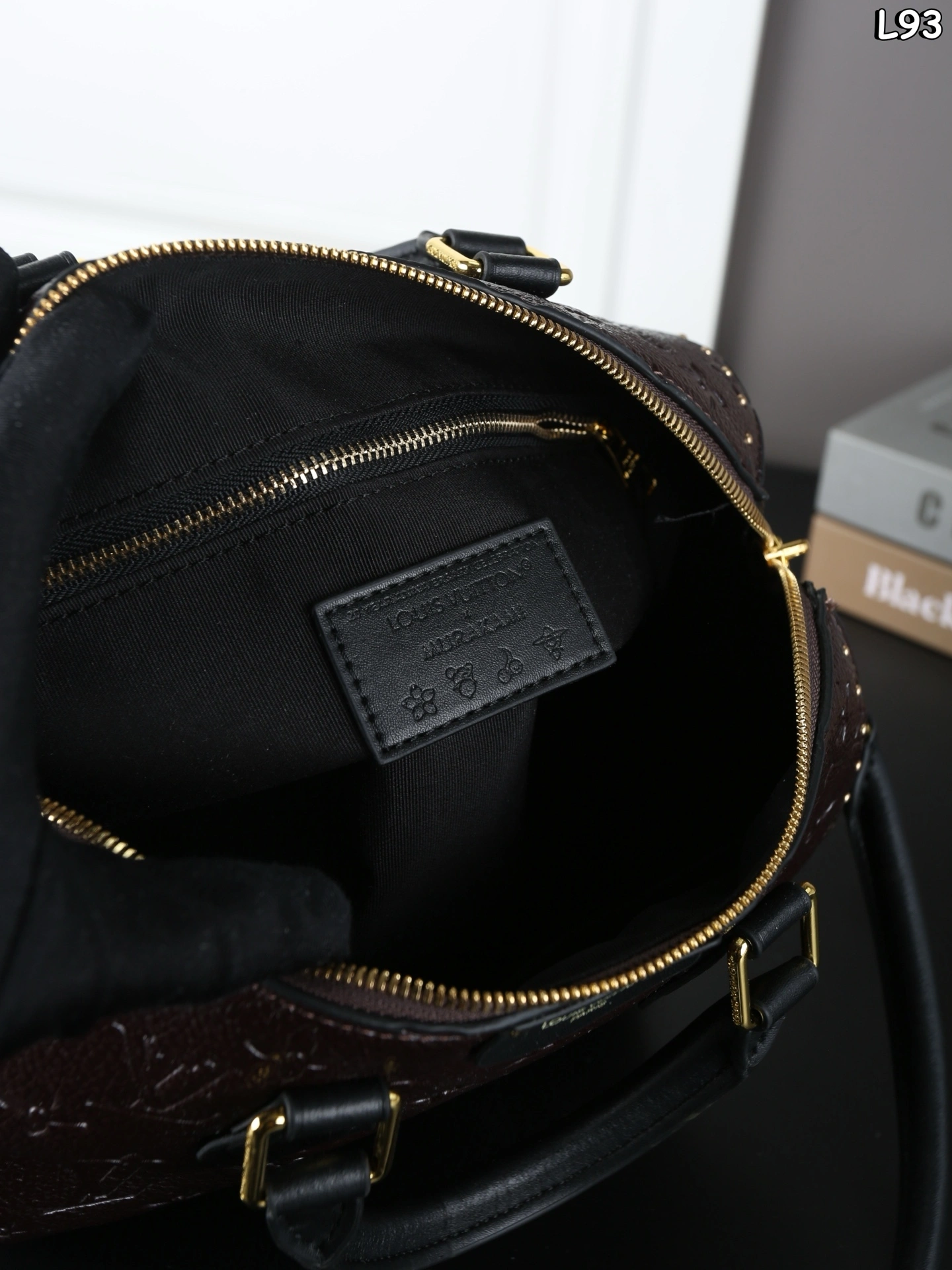 8V M26392 Speedy TRUNK waxed skin item:ET-B000I0301