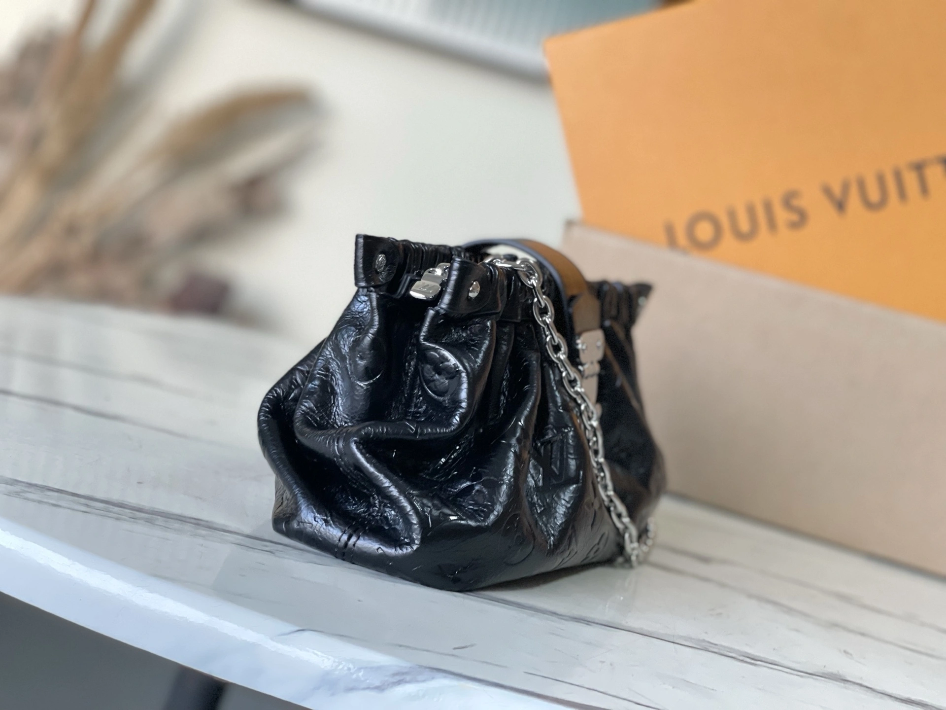 MOMO-- 8V M27822 high quality version Pochette Sling 2026Cruise cowhide item:F-B574A0916