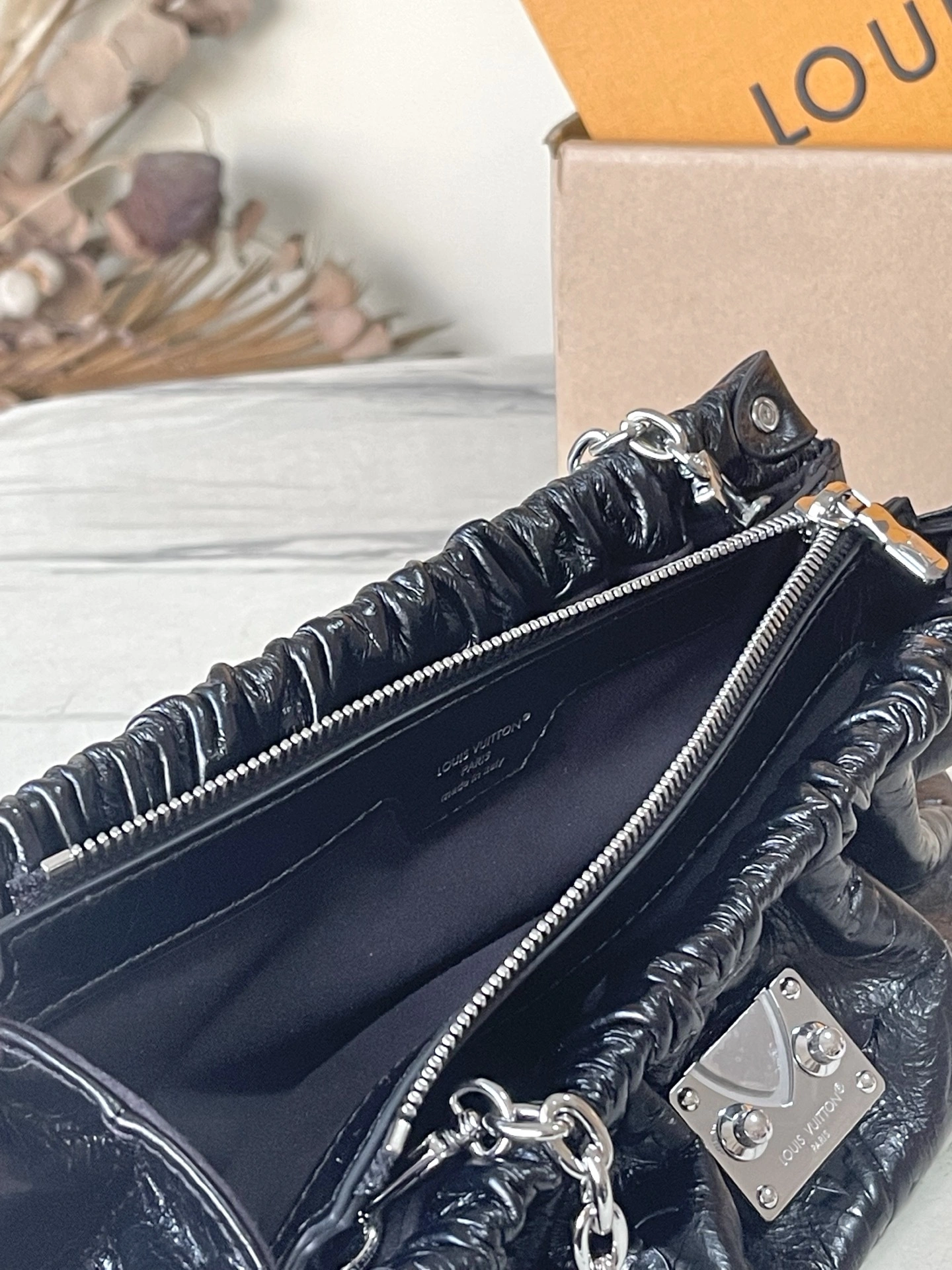 MOMO-- 8V M27822 high quality version Pochette Sling 2026Cruise cowhide item:F-B574A0916