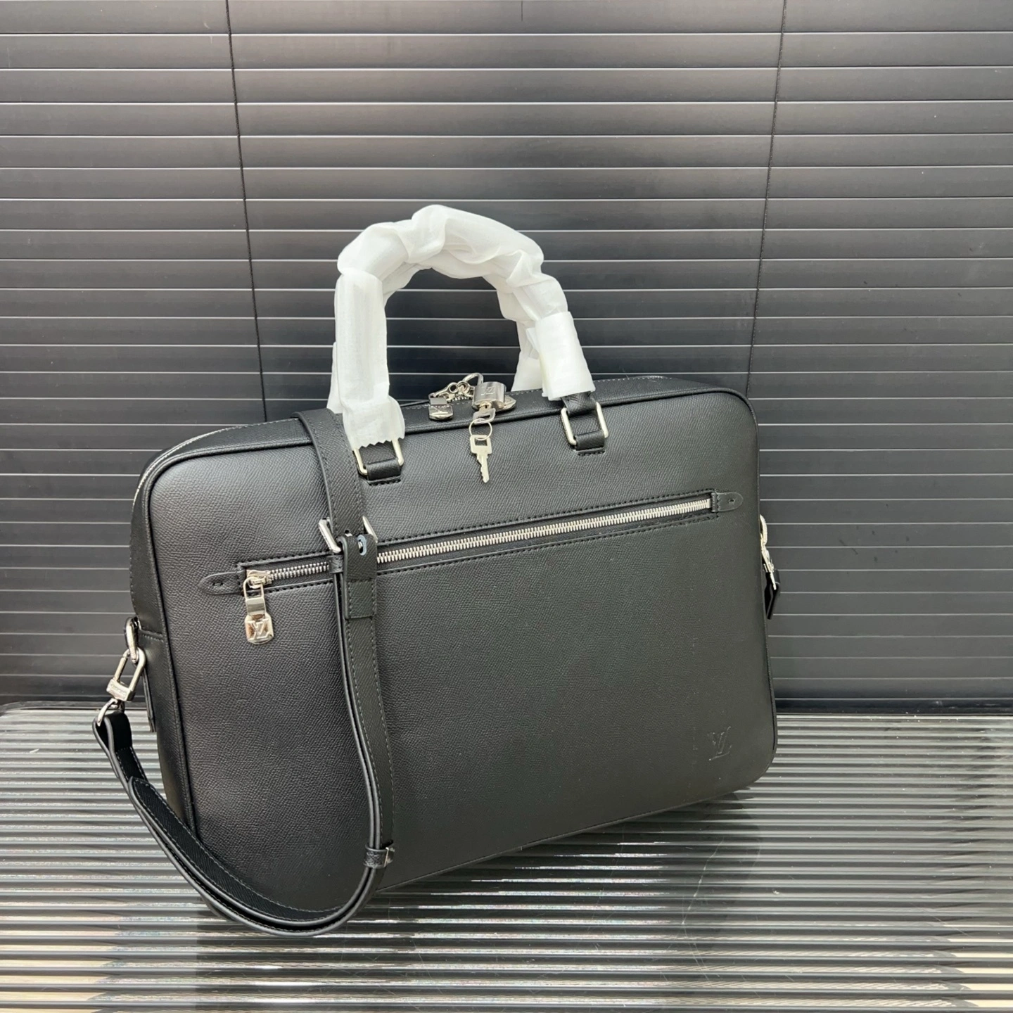 8V M33441 cowhide item:ET-B101F0614