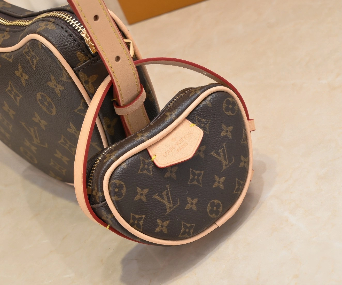 8V M46828 cowhide item:DT-B225E2623
