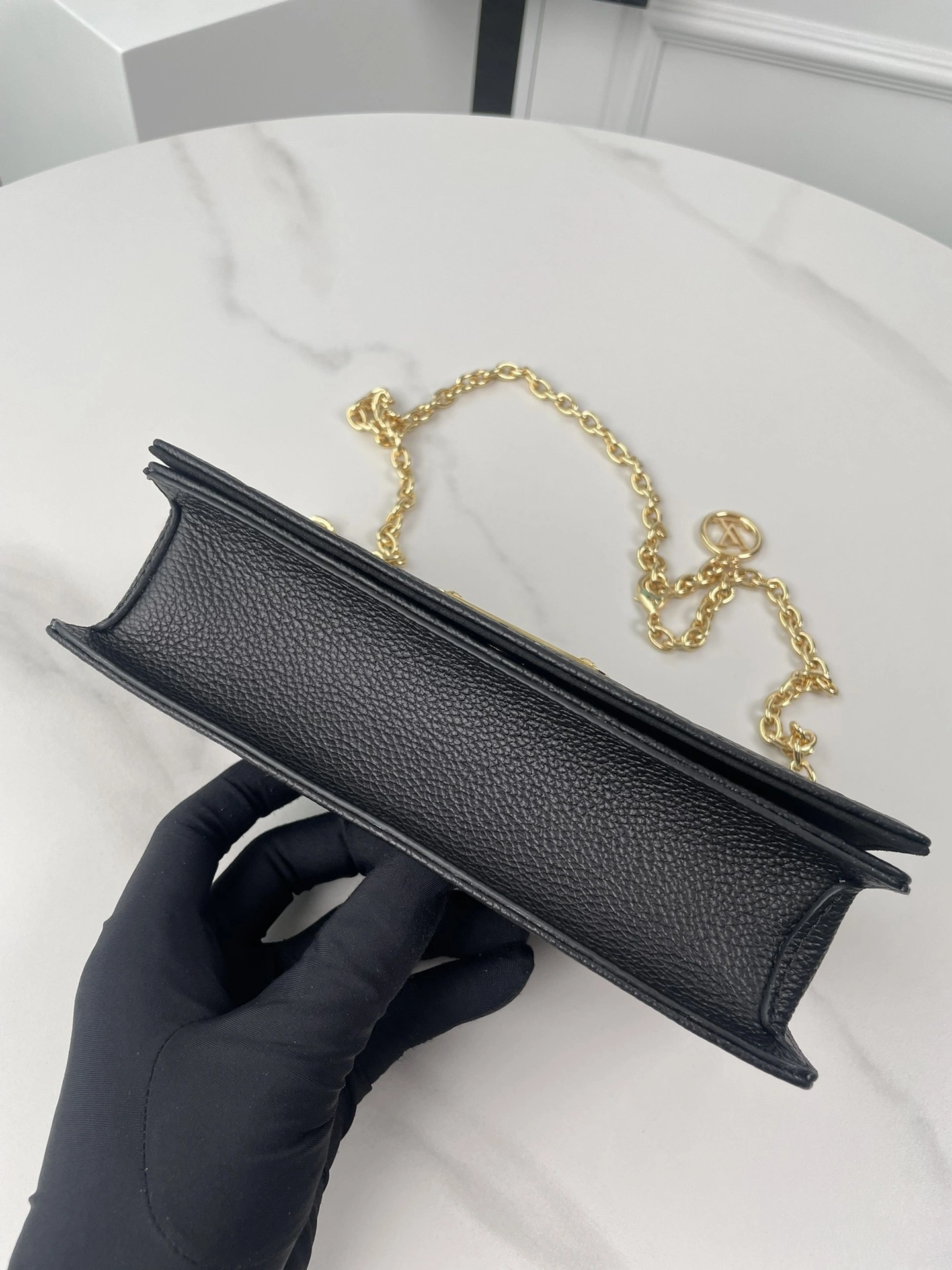 8V M46919 Lily Wallet On Chain item:DT-B000J0807