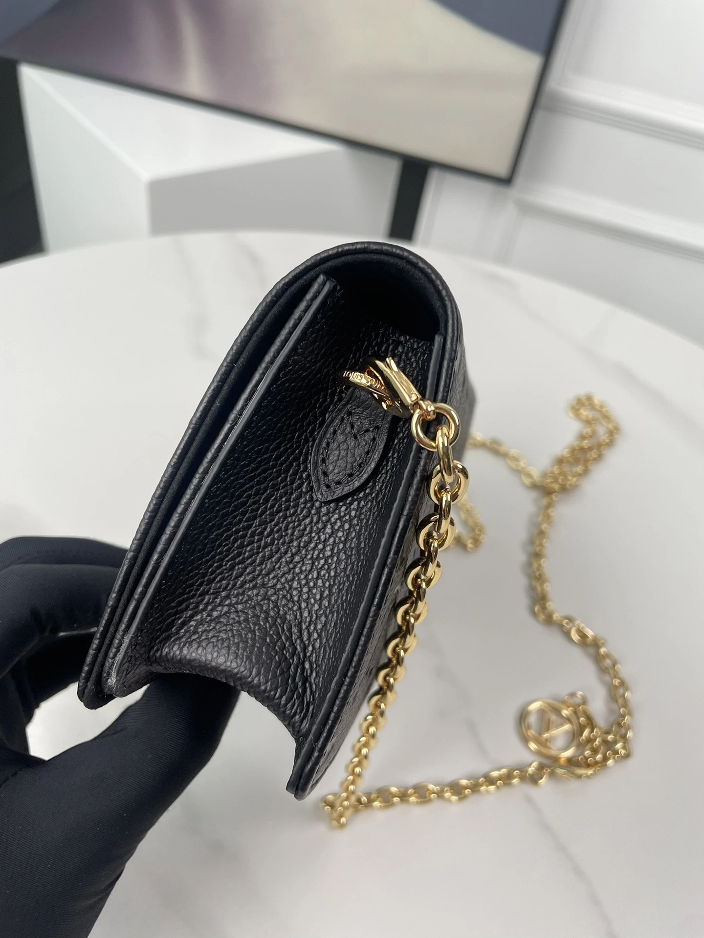 8V M46919 Lily Wallet On Chain item:DT-B000J0807