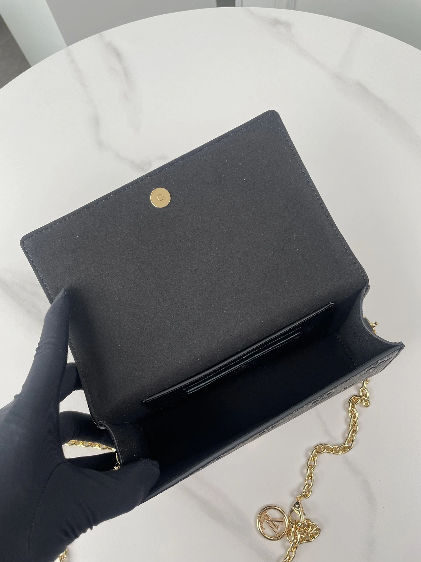 8V M46919 Lily Wallet On Chain item:DT-B000J0807