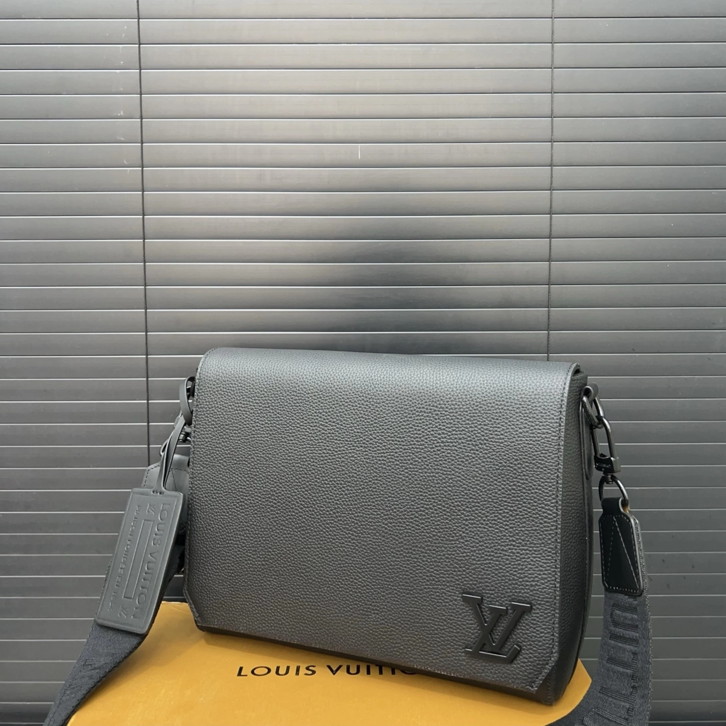 8V M57080 cowhide item:ET-B101F0613