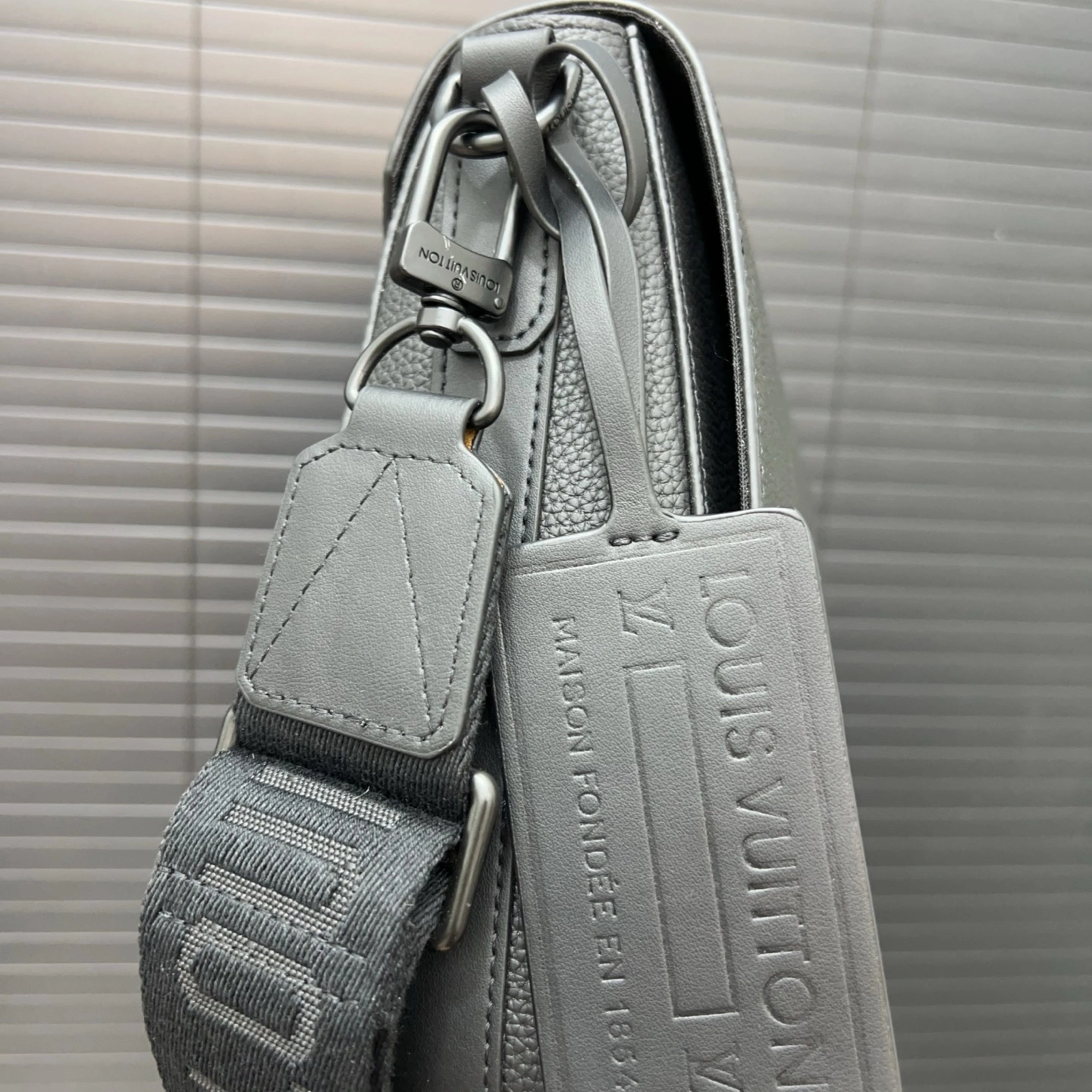 8V M57080 cowhide item:ET-B101F0613