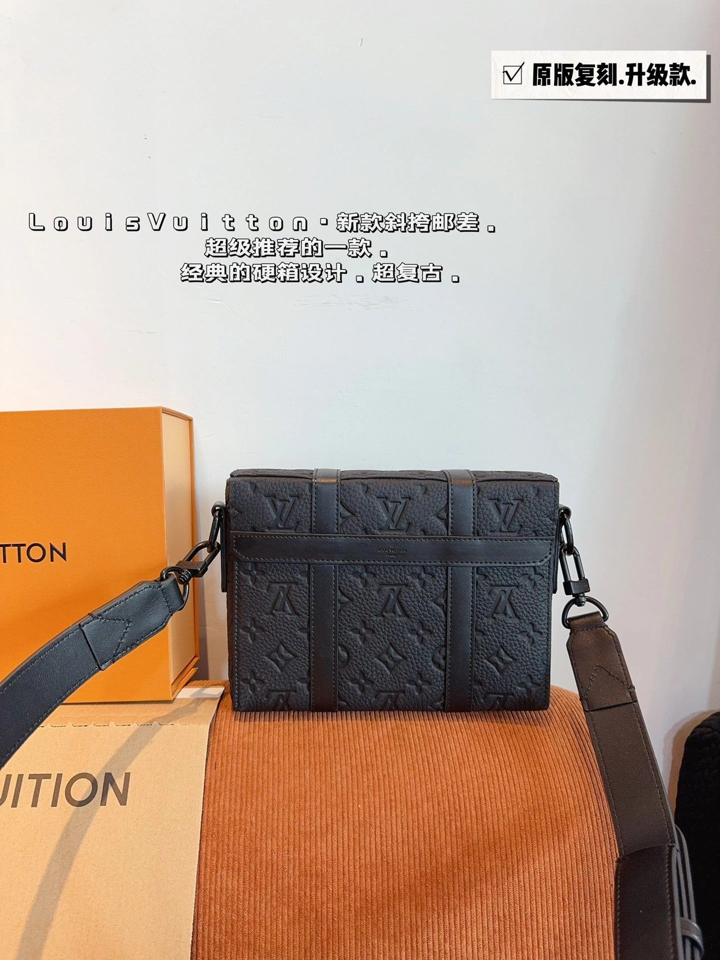8V M57726 Messenger Calfskin item:DT-B264F0508