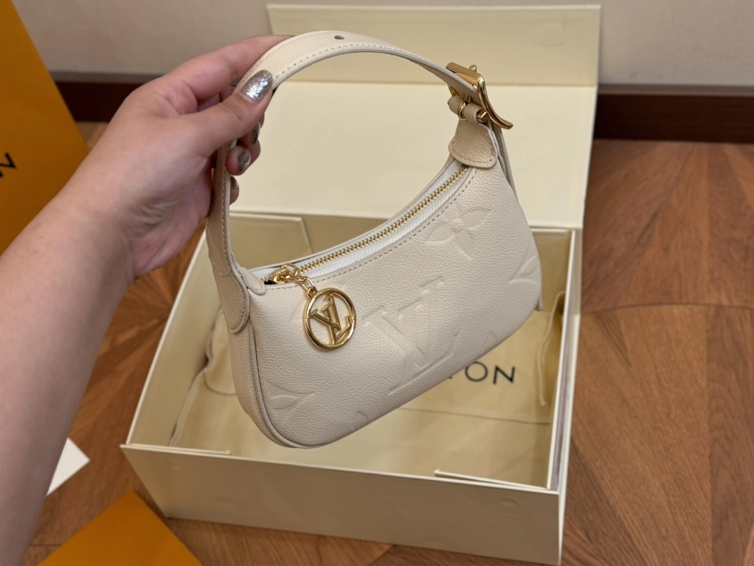 8V M82519 mini moon item:DT-B264H0152