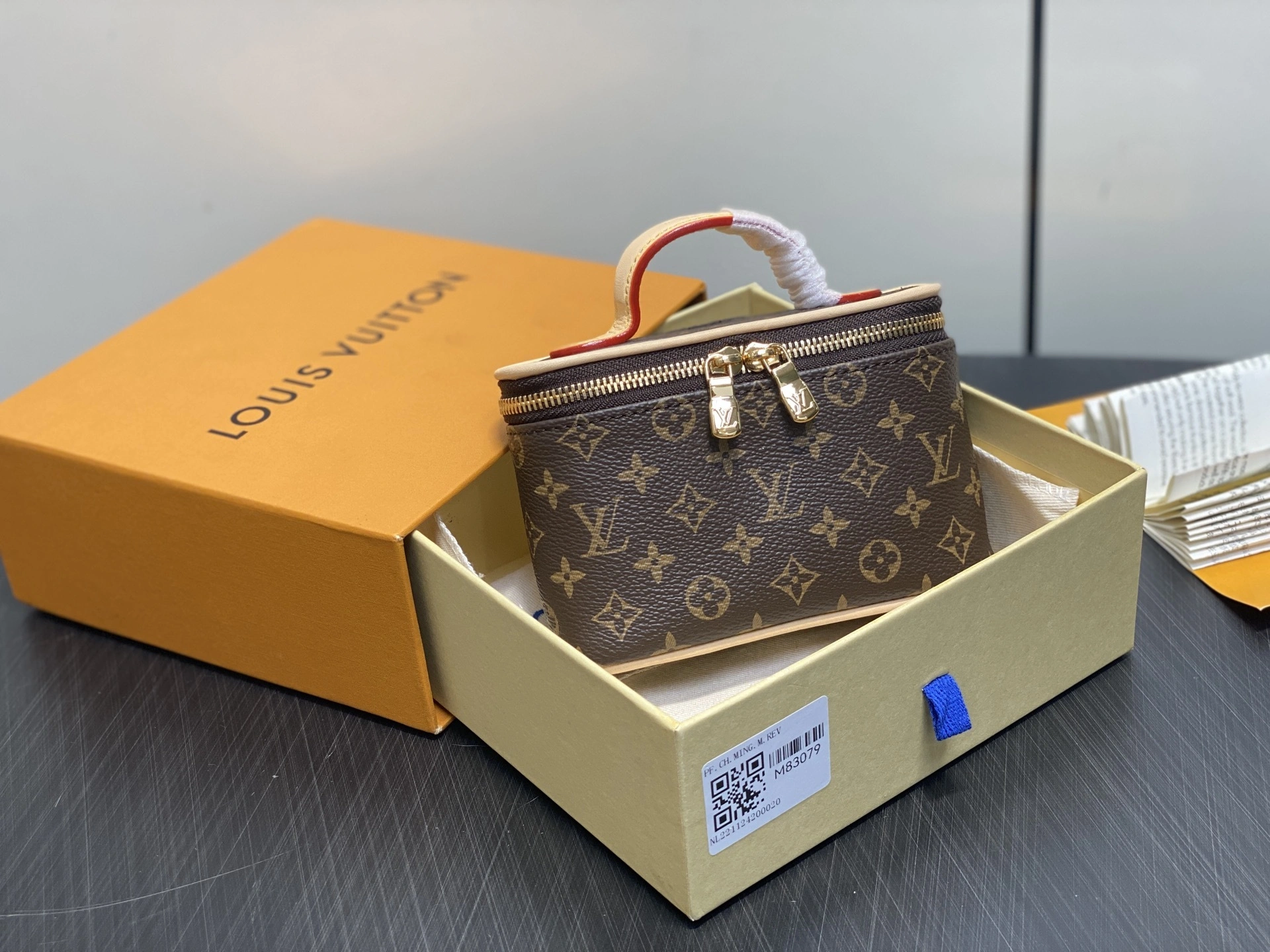 8V M83079 Nice Beauty Ms item:ET-B000J1801