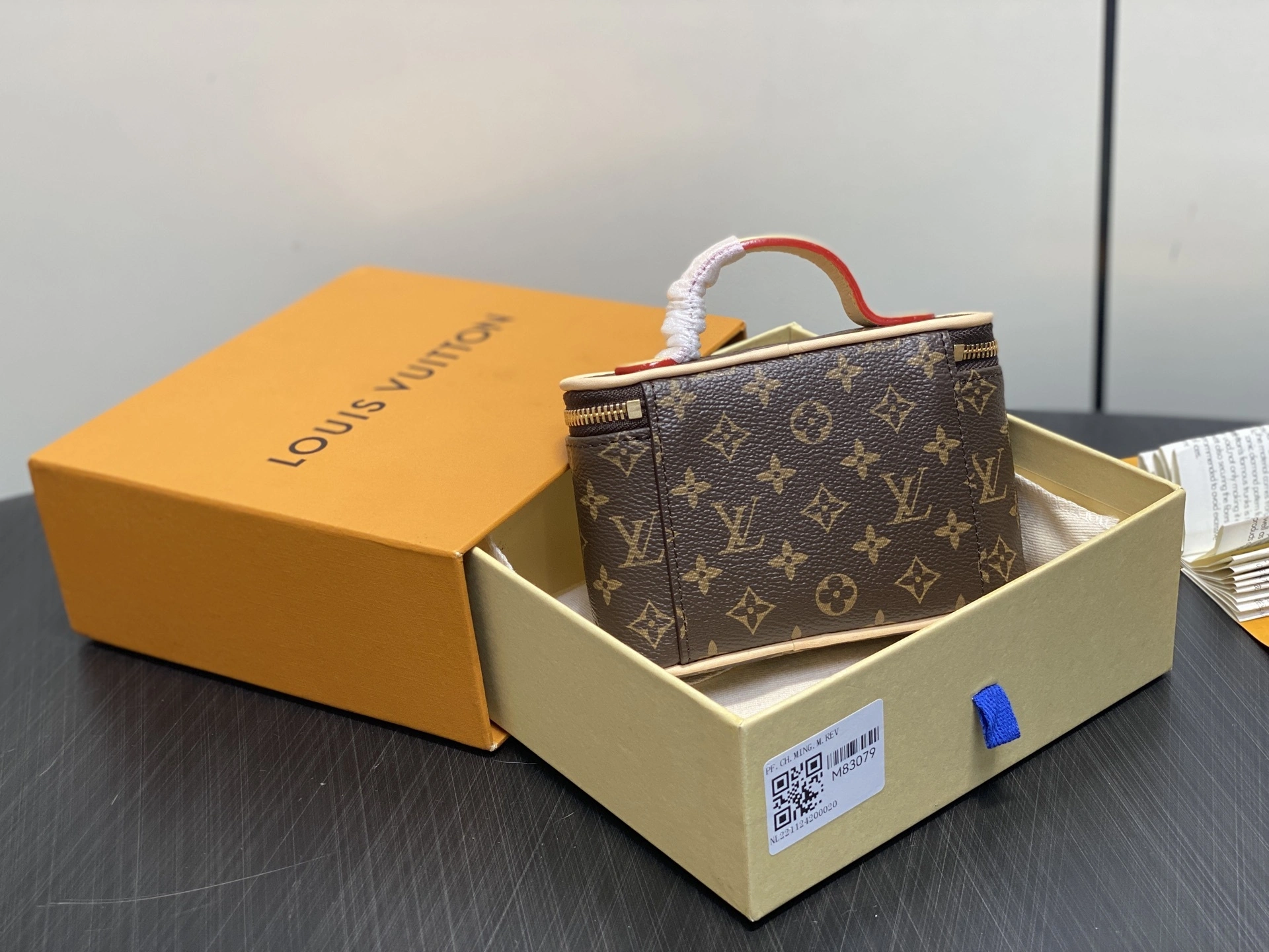 8V M83079 Nice Beauty Ms item:ET-B000J1801