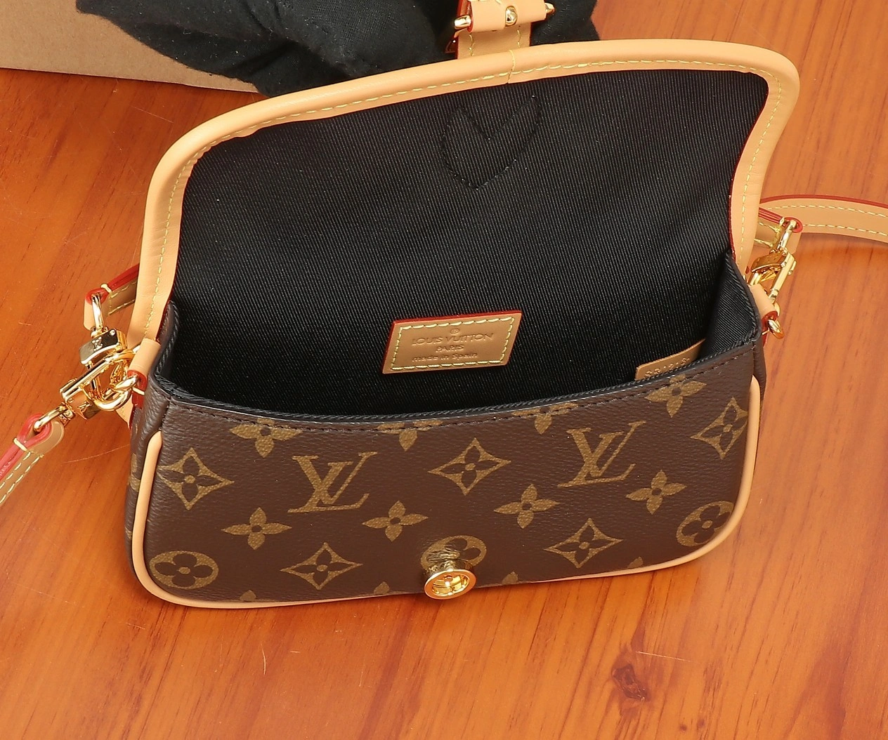8V M83298 Diane cowhide item:DT-B000J0803