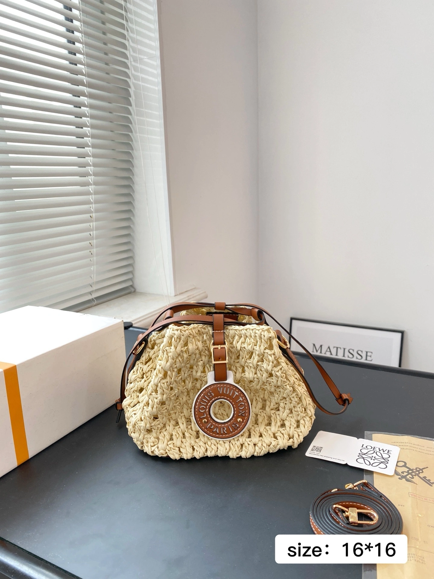8V M83521 Noe Purse item:ET-B101F0609