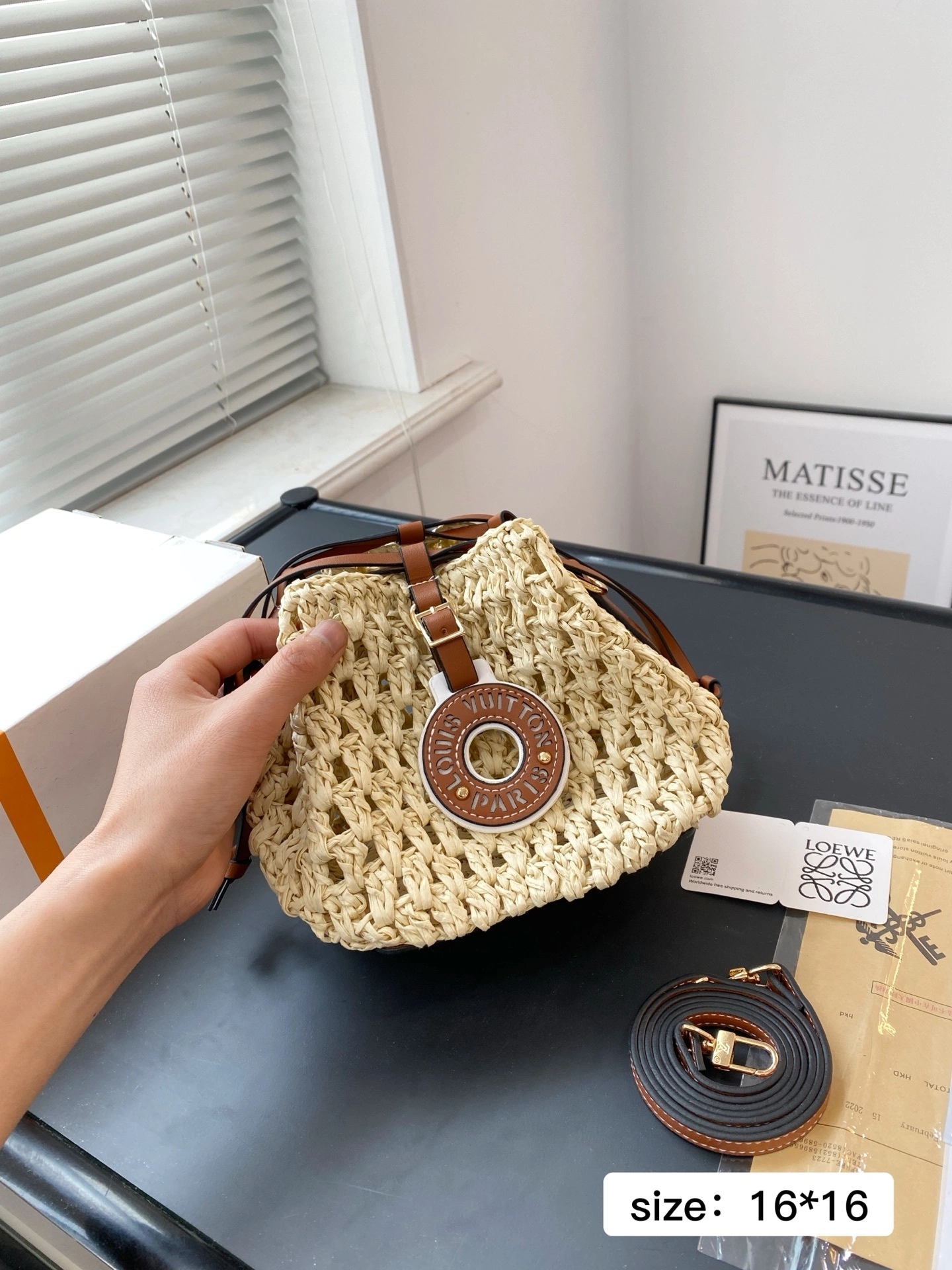 8V M83521 Noe Purse item:ET-B101F0609