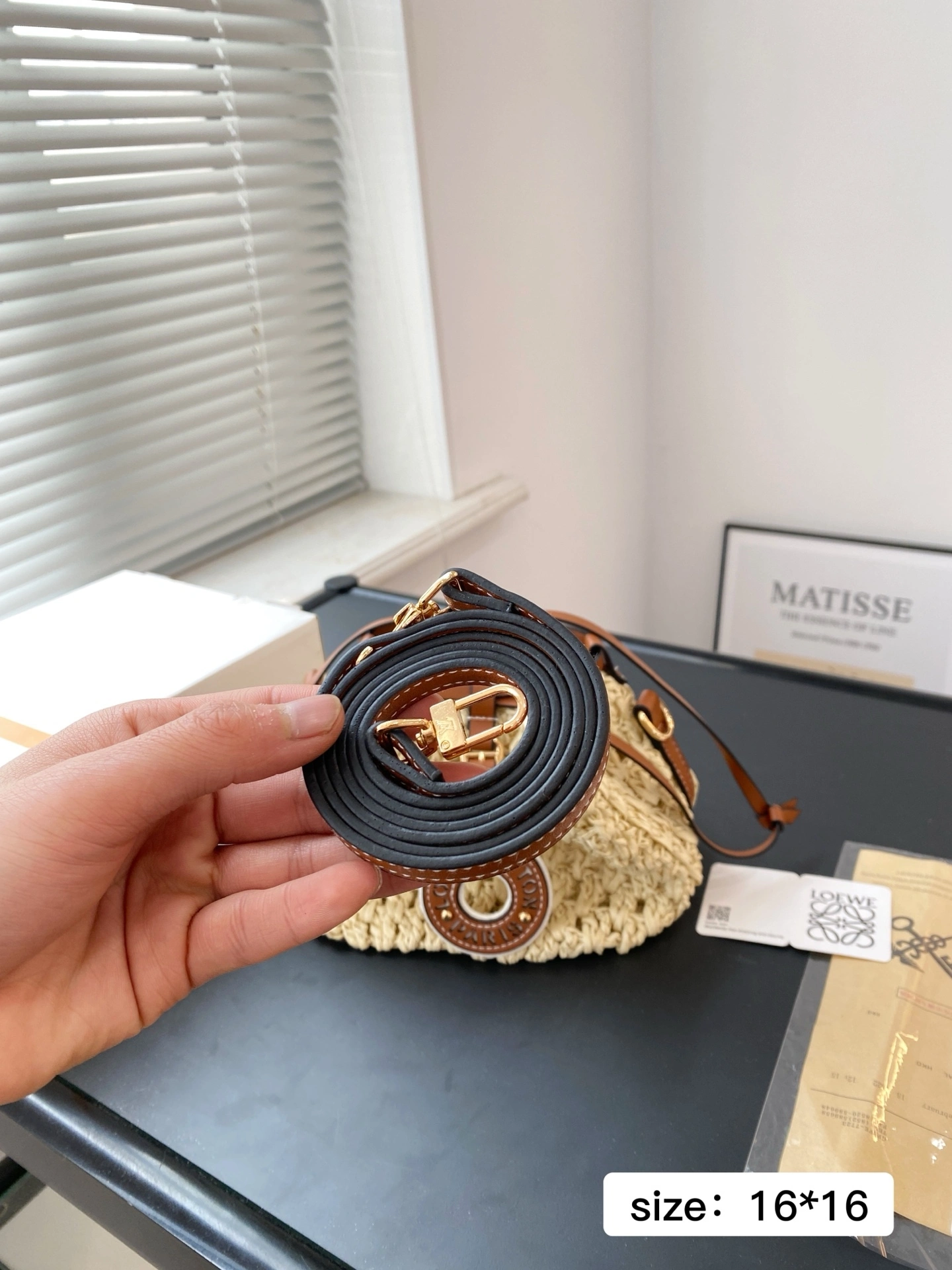 8V M83521 Noe Purse item:ET-B101F0609