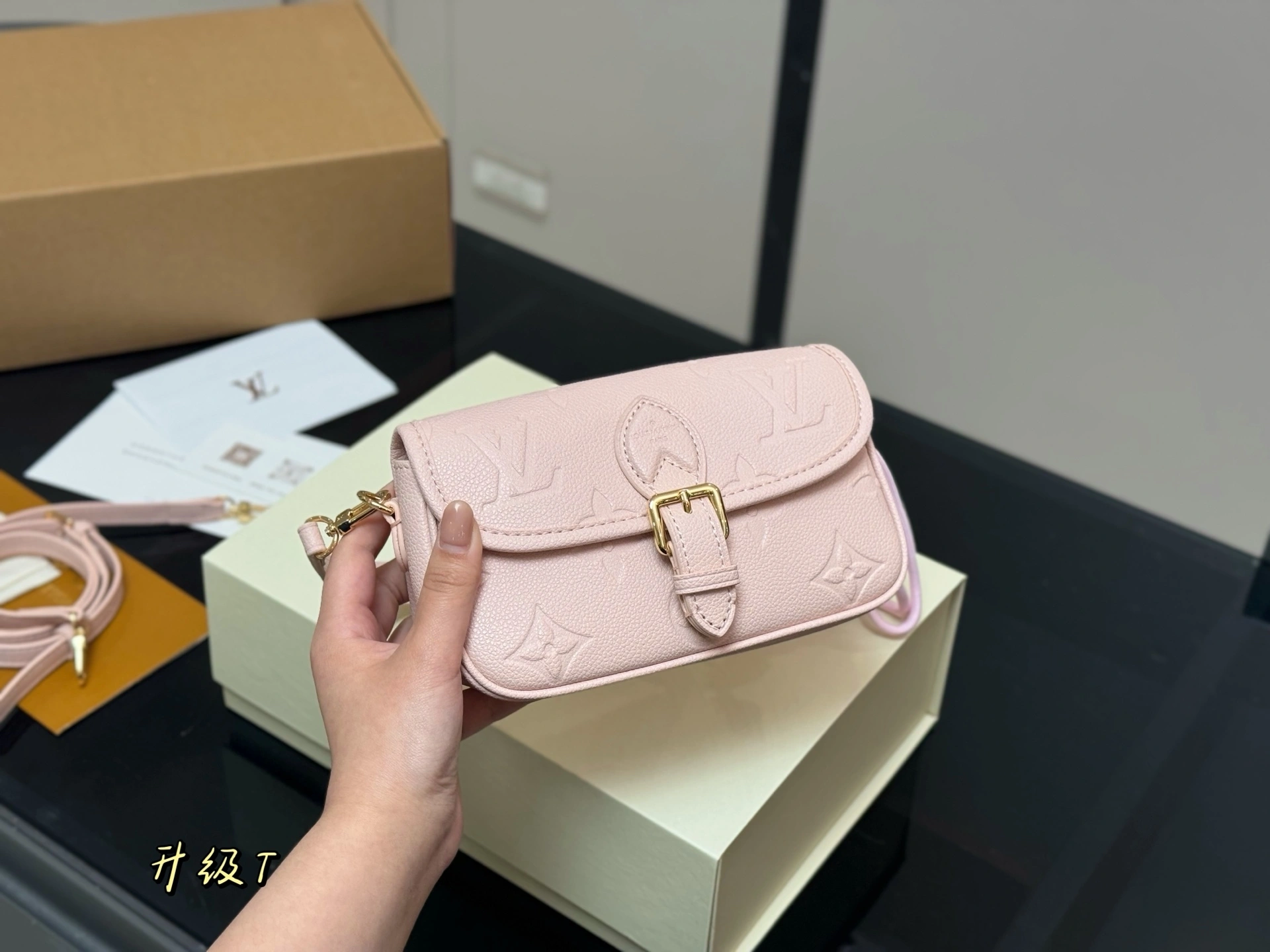8V M83566 Diane item:ET-B234G3013