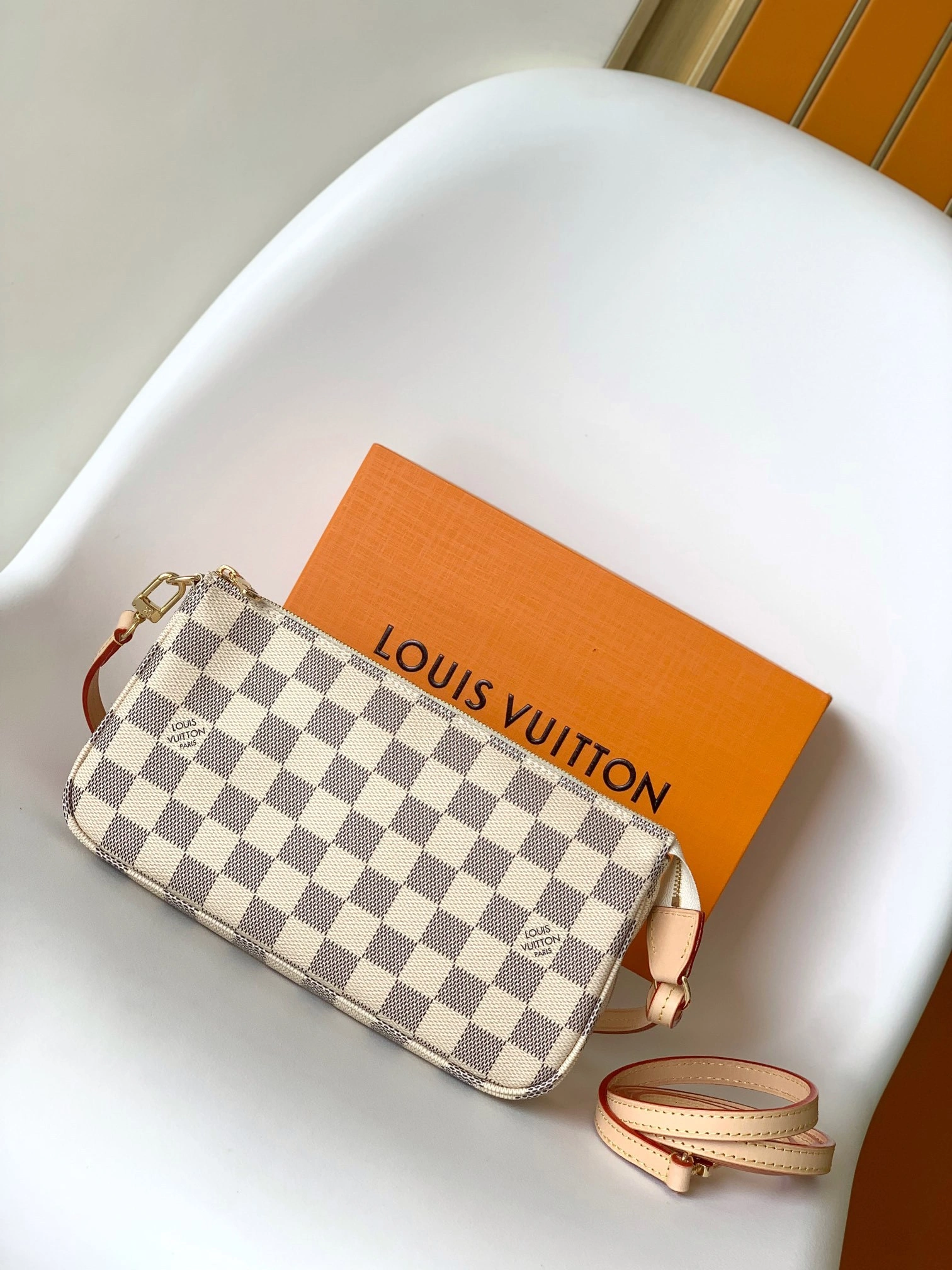 8V N41207 Calfskin item:FT-B000A2101