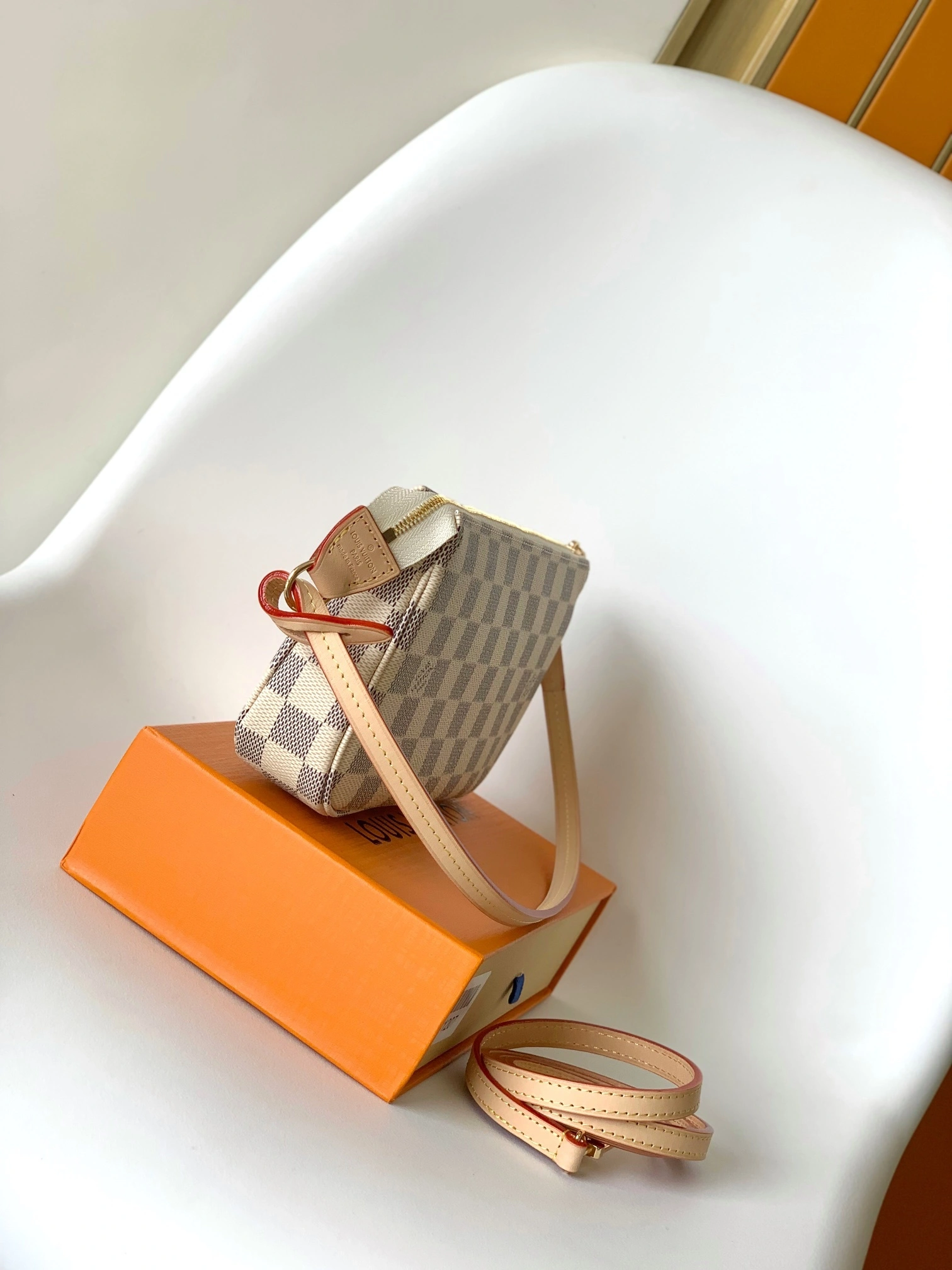 8V N41207 Calfskin item:FT-B000A2101