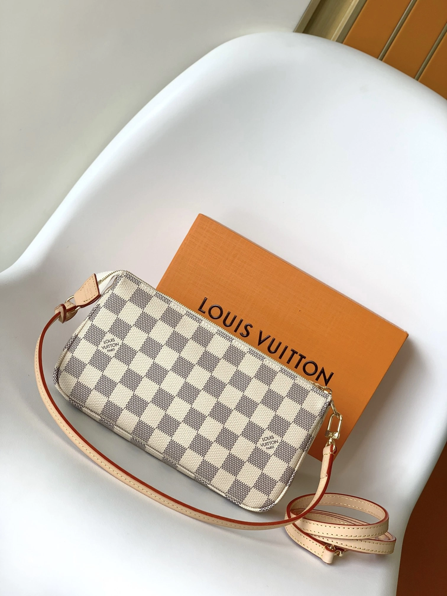 8V N41207 Calfskin item:FT-B000A2101