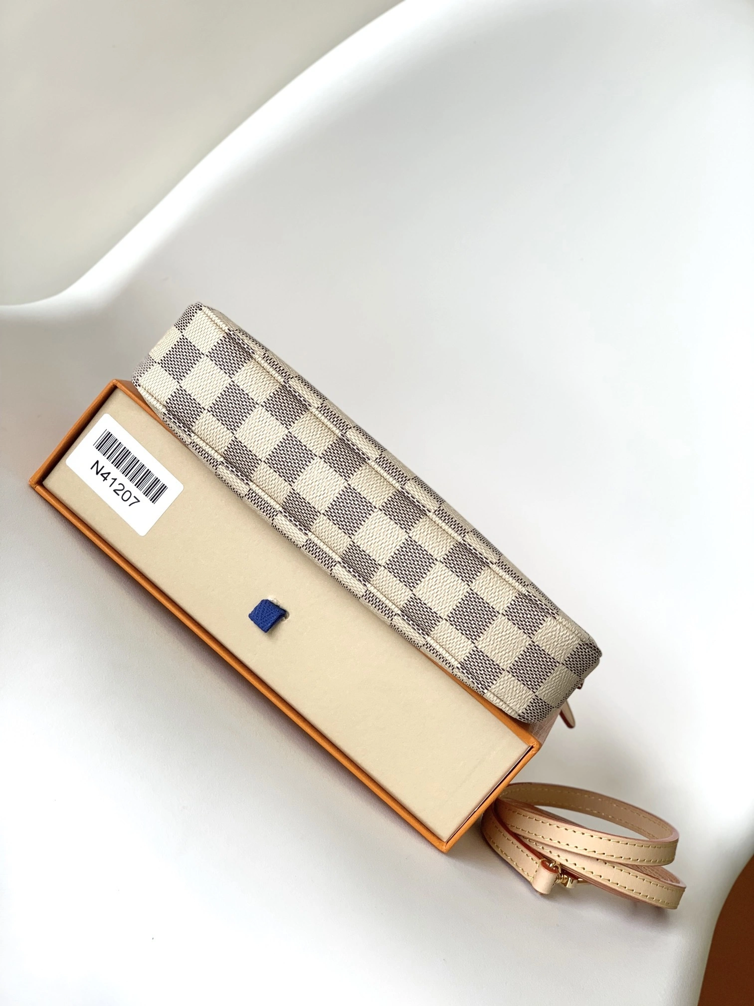 8V N41207 Calfskin item:FT-B000A2101