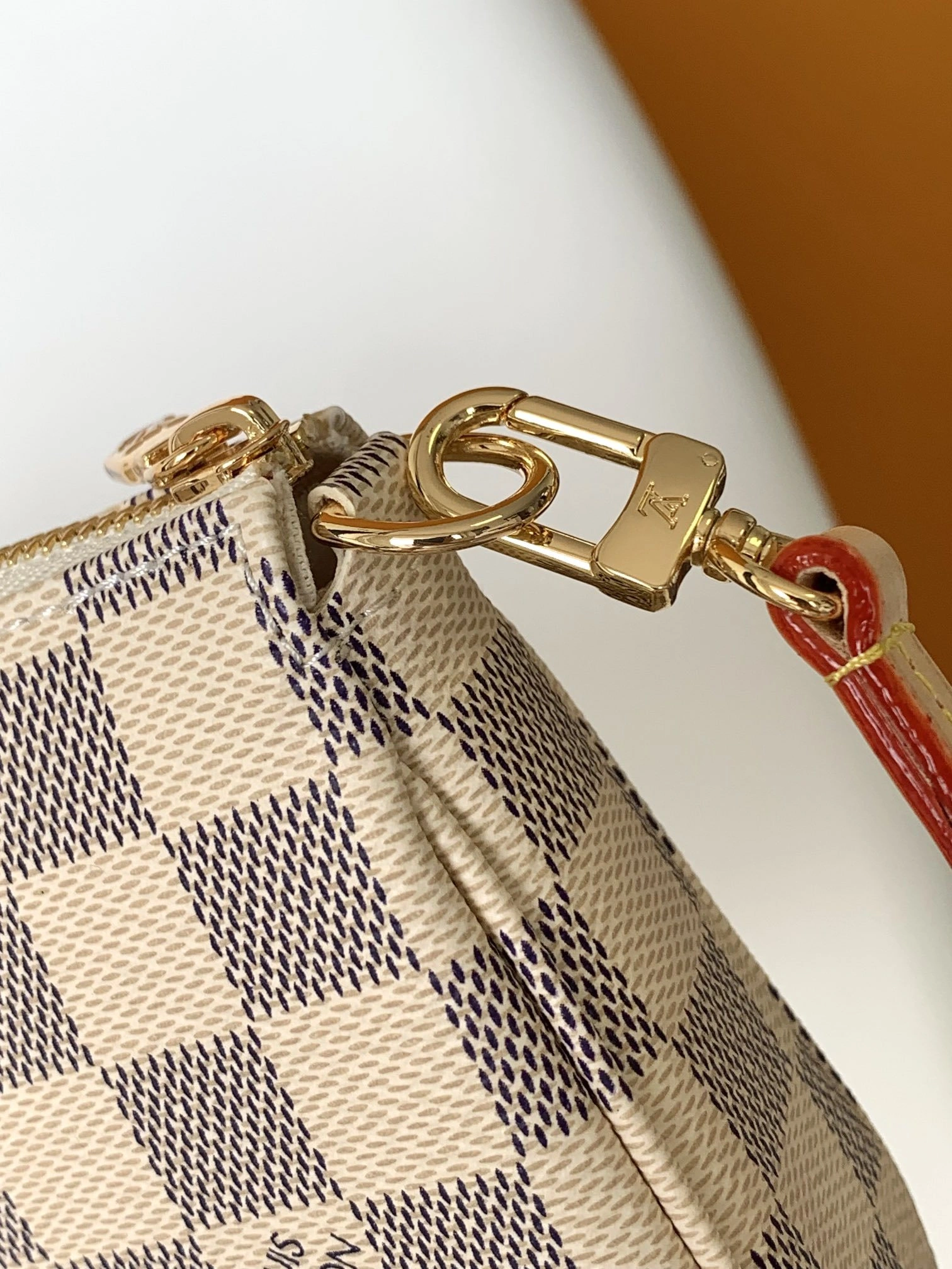 8V N41207 Calfskin item:FT-B000A2101