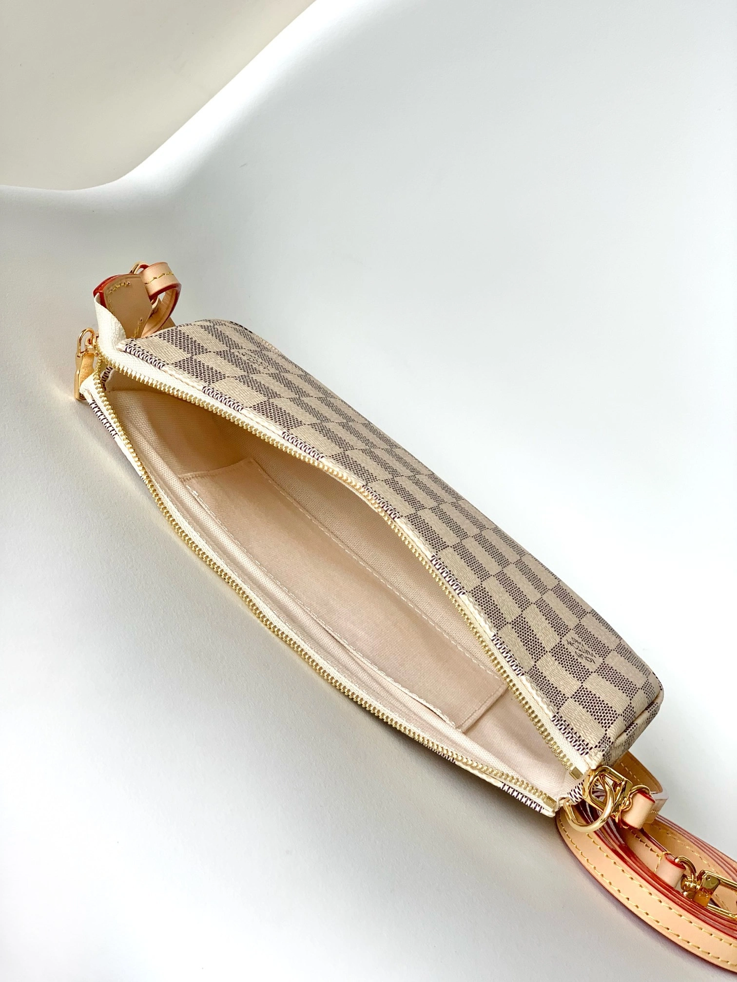 8V N41207 Calfskin item:FT-B000A2101