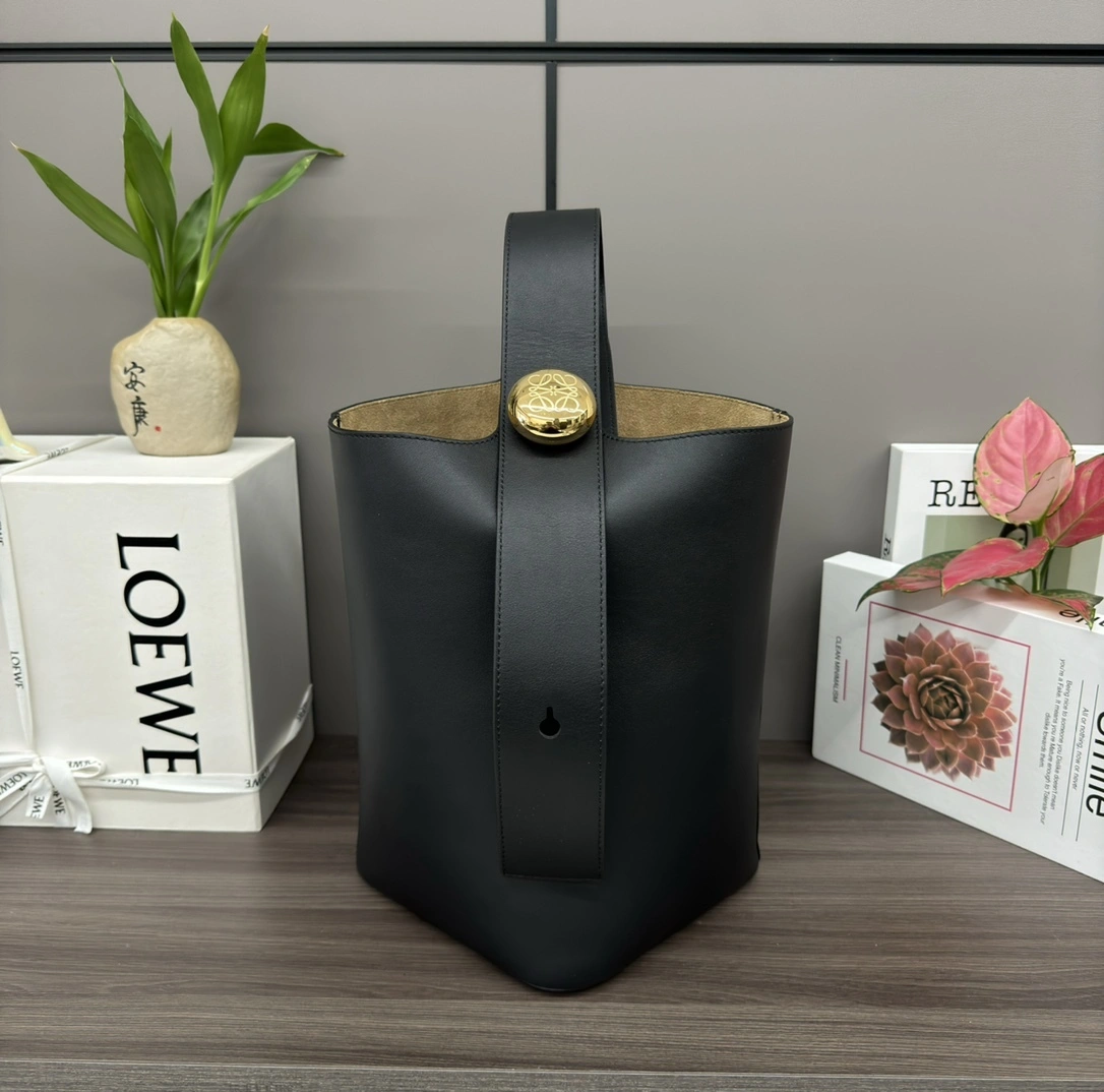 MOMO-- 8o5w5 AANBBBMX01-1100 high quality version Pebble Bucket cowhide item:E-B000E0401