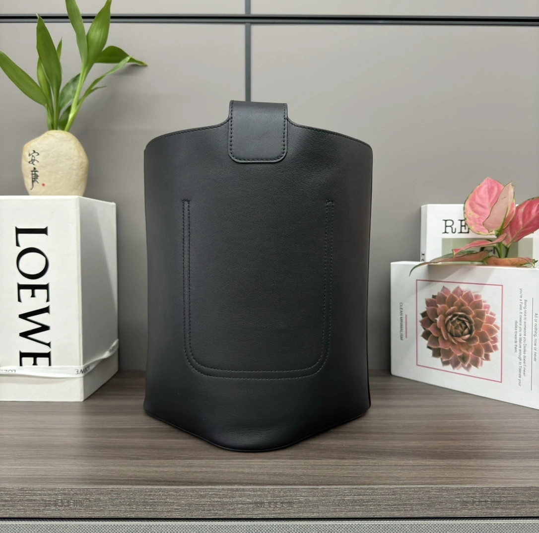 MOMO-- 8o5w5 AANBBBMX01-1100 high quality version Pebble Bucket cowhide item:E-B000E0401