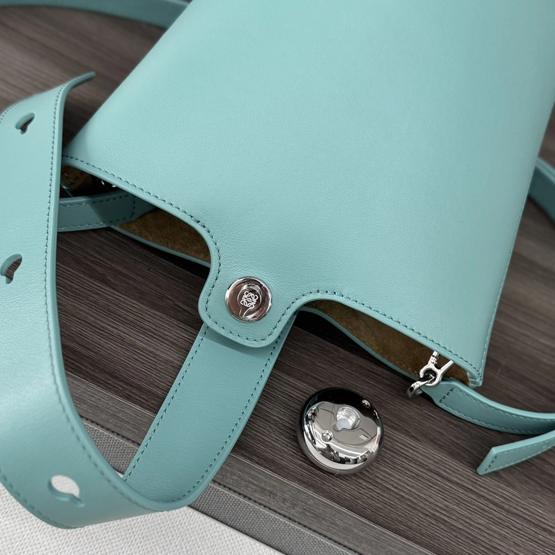 MOMO-- 8o5w5 AANBBBMX01-4412 high quality version Pebble Bucket cowhide item:E-B000E0407