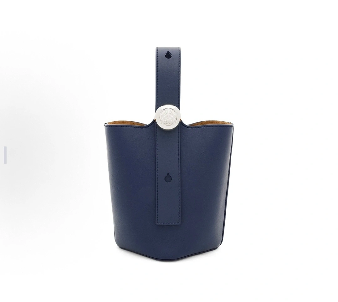 MOMO-- 8o5w5 AANBBBMX01-4467 high quality version Pebble Bucket cowhide item:E-B000E0405