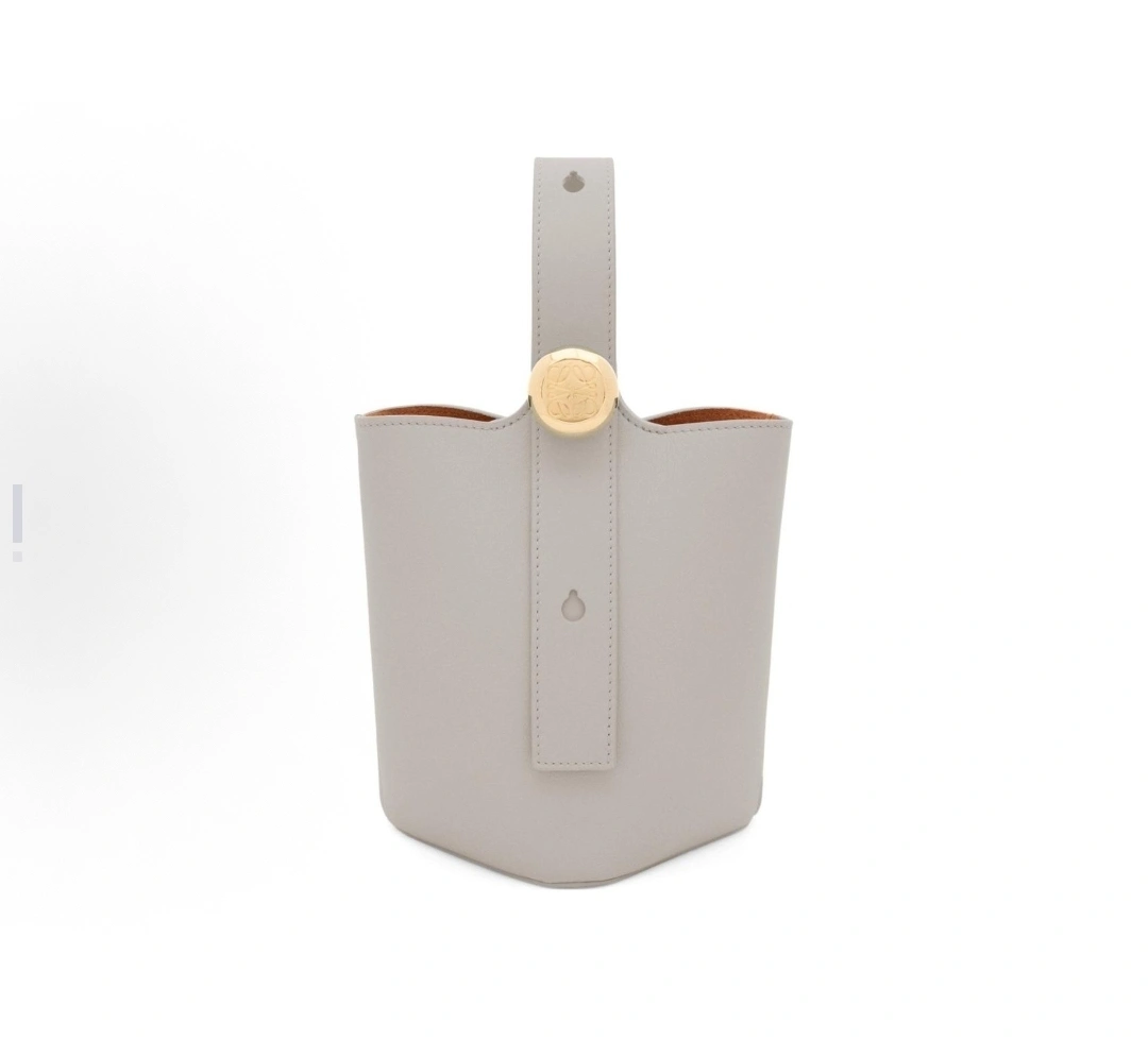 MOMO-- 8o5w5 AANBBBMX01-6579 high quality version Pebble Bucket cowhide item:E-B063E0406