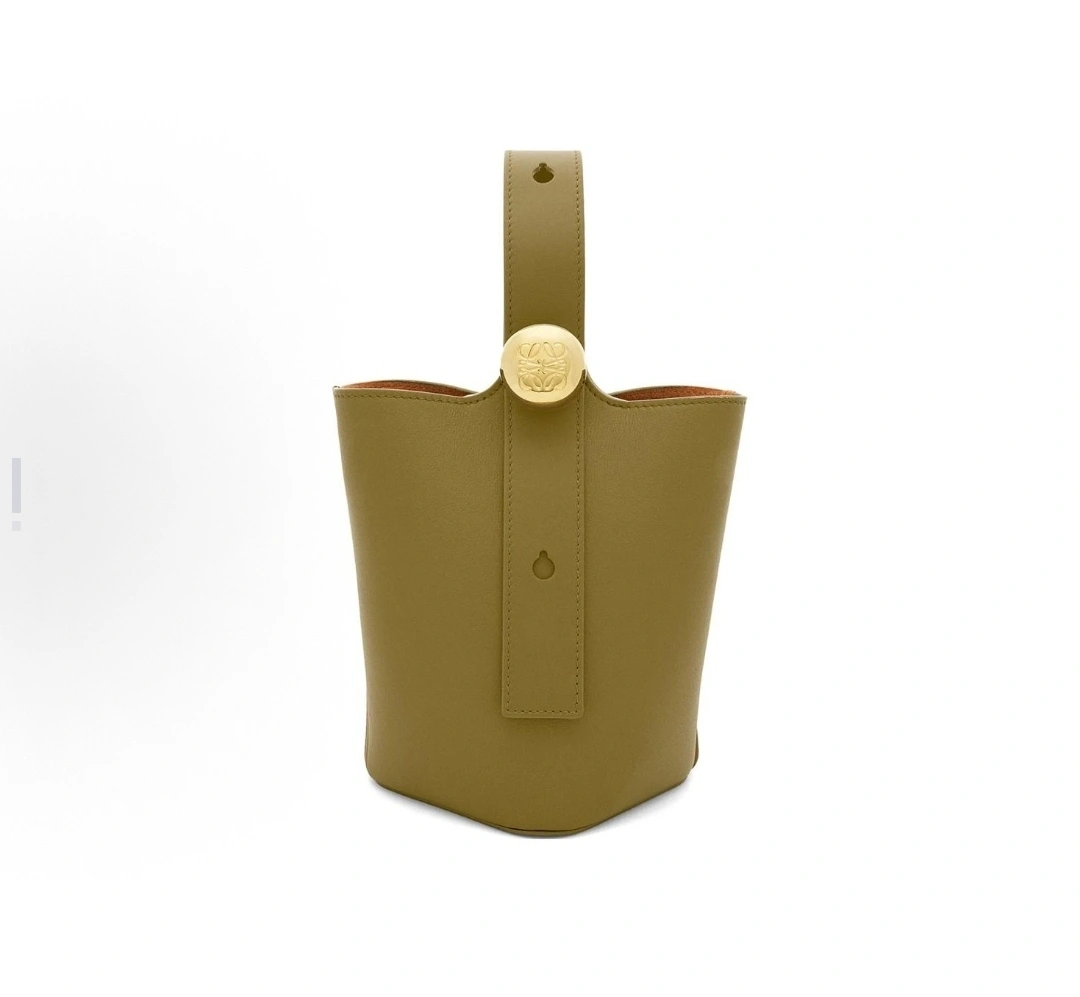 MOMO-- 8o5w5 AANBBBMX01-8795 high quality version Pebble Bucket cowhide item:E-B050I0529