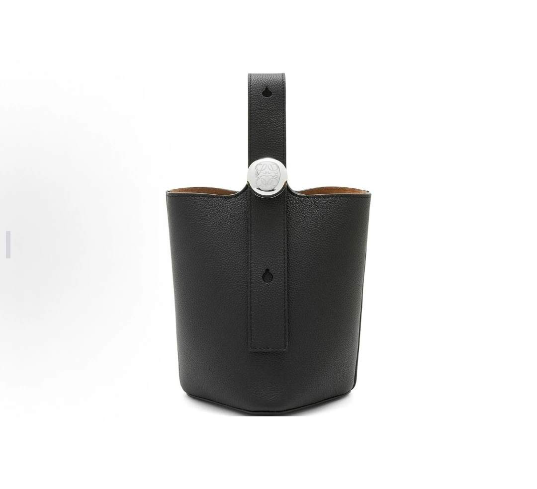 MOMO-- 8o5w5 AANBBBMX02-1100 high quality version Pebble Bucket cowhide item:E-B050I0530