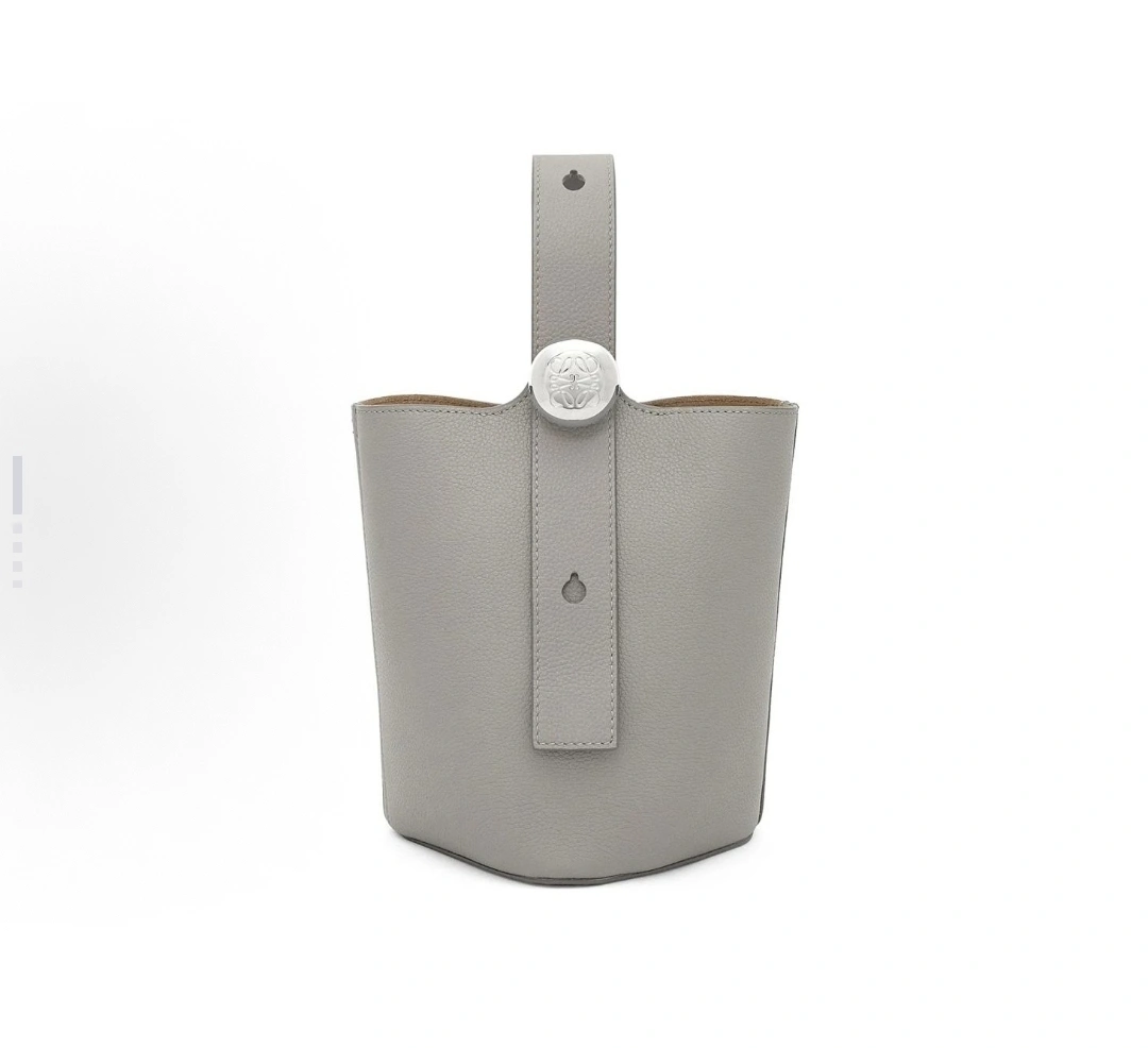 MOMO-- 8o5w5 AANBBBMX02-1150 high quality version Pebble Bucket cowhide item:E-B000E0403
