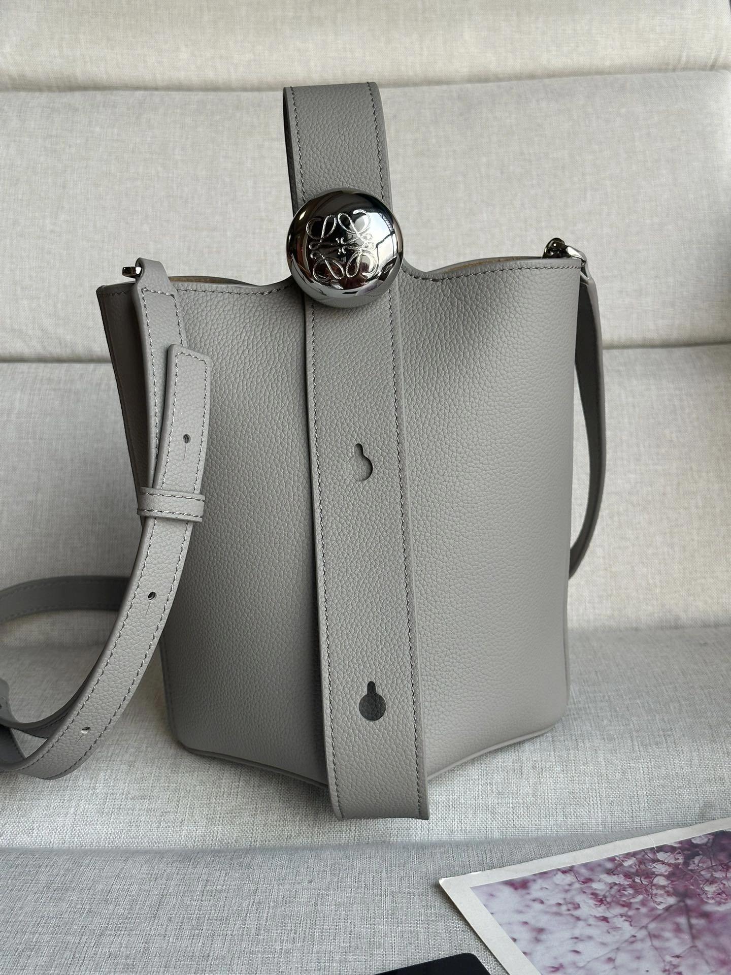 MOMO-- 8o5w5 AANBBBMX02-1150 high quality version Pebble Bucket cowhide item:E-B000E0403