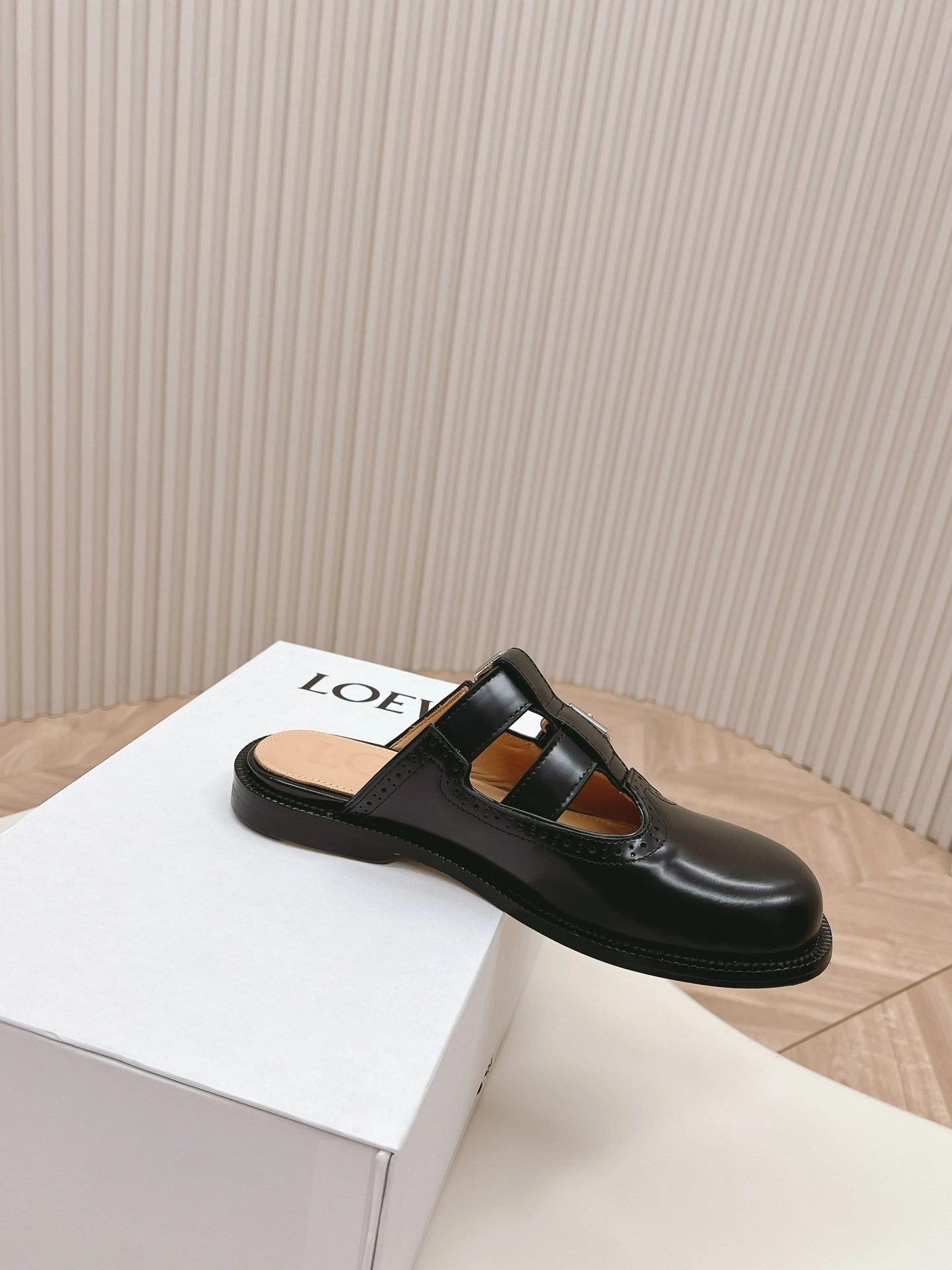 8o5w5 L815379X83-1100 Campo cowhide Heel height：2CM item:ET-X479C2006