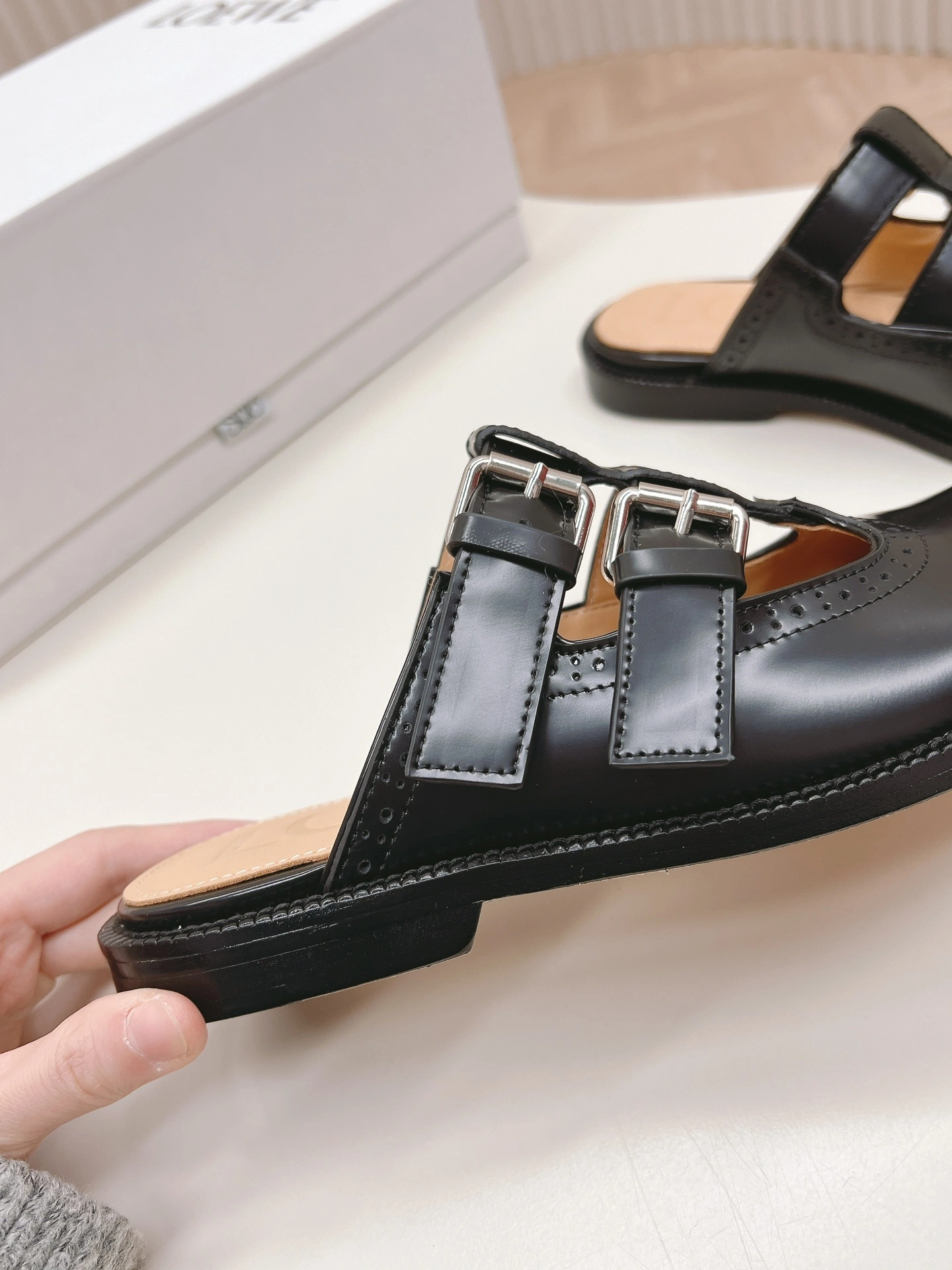 8o5w5 L815379X83-1100 Campo cowhide Heel height：2CM item:ET-X479C2006