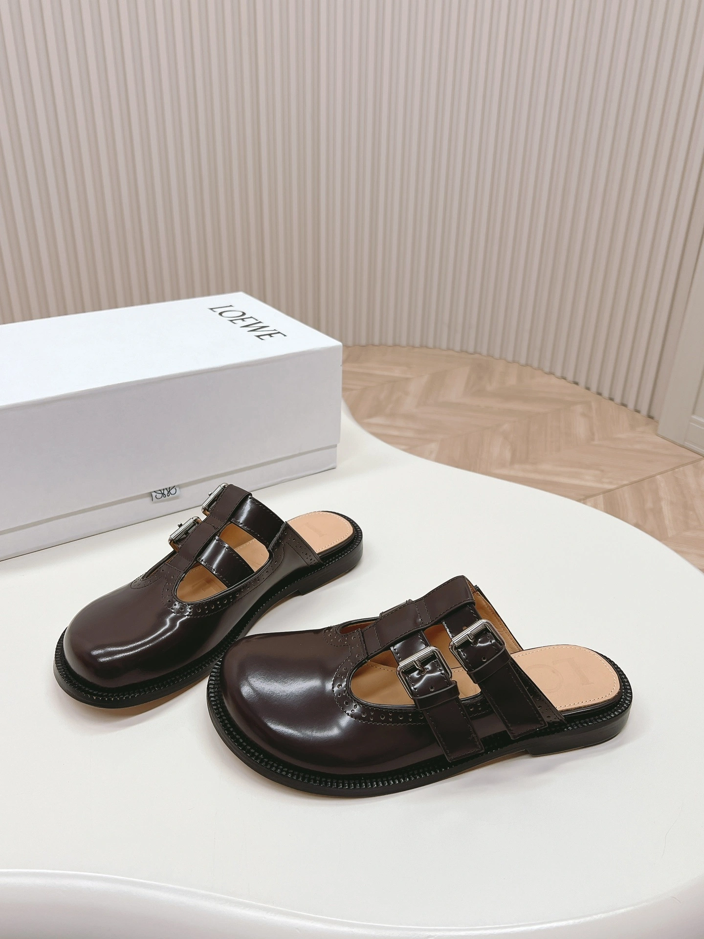 8o5w5 L815379X83-7110 Campo cowhide Heel height：2CM item:ET-X479C2004
