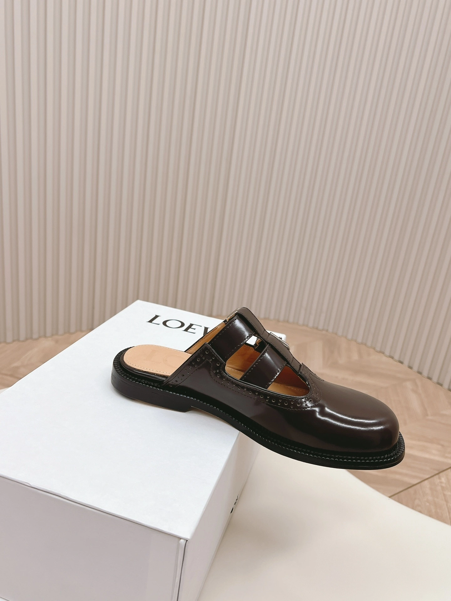 8o5w5 L815379X83-7110 Campo cowhide Heel height：2CM item:ET-X479C2004
