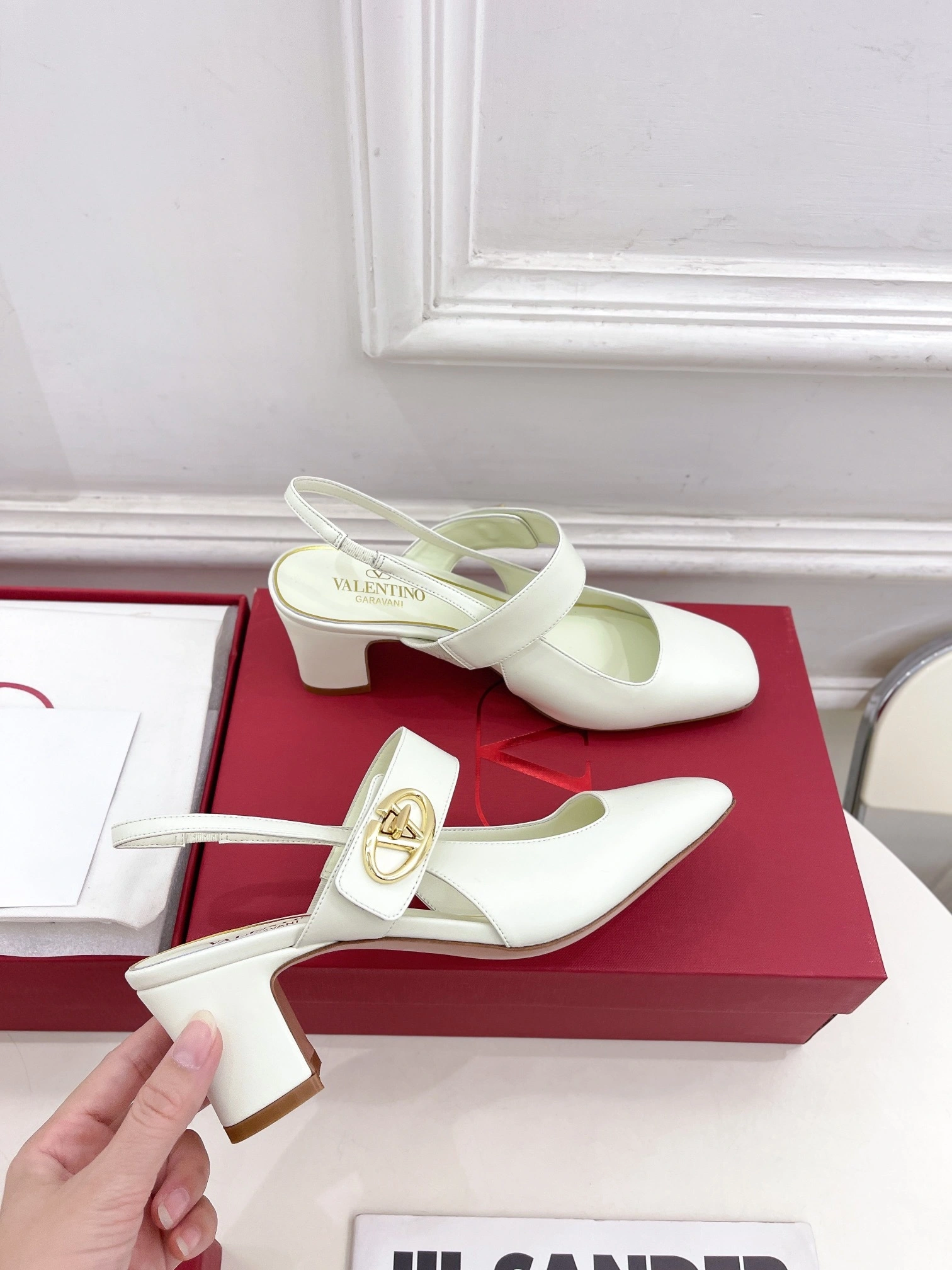 COCO-- V1859ti9o 5W2S0JY1EEY098 Roman Stud Calfskin goatskin Heel height：6CM item:D-X150L2564