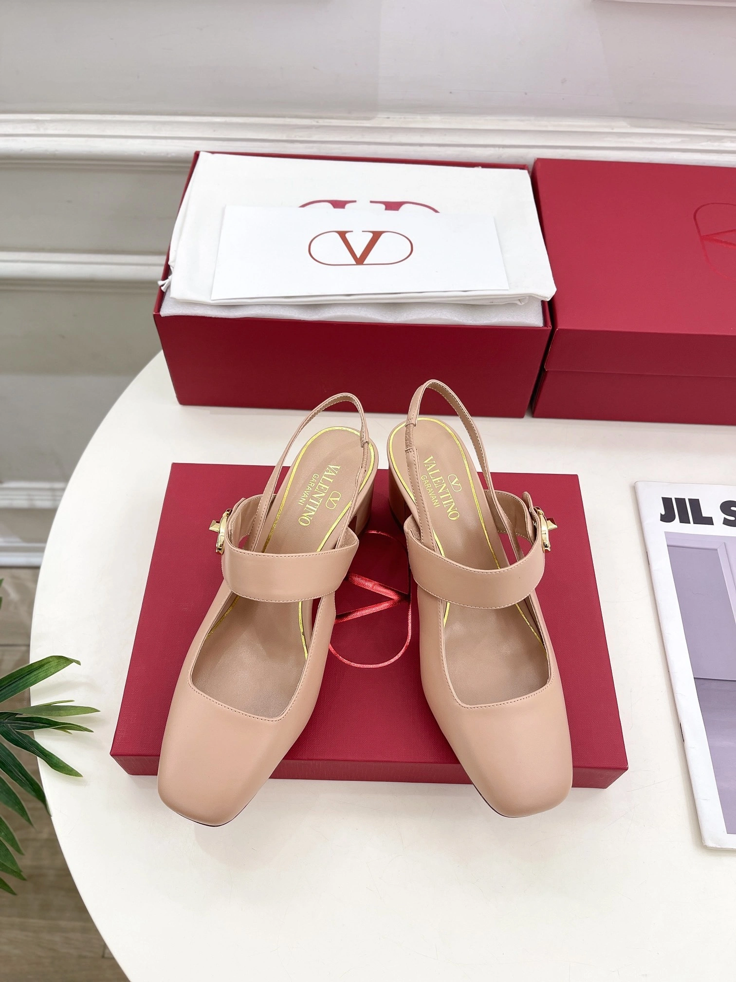 COCO-- V1859ti9o 5W2S0JY1EEYZJ2 Roman Stud Calfskin goatskin Heel height：6CM item:D-X150L2566