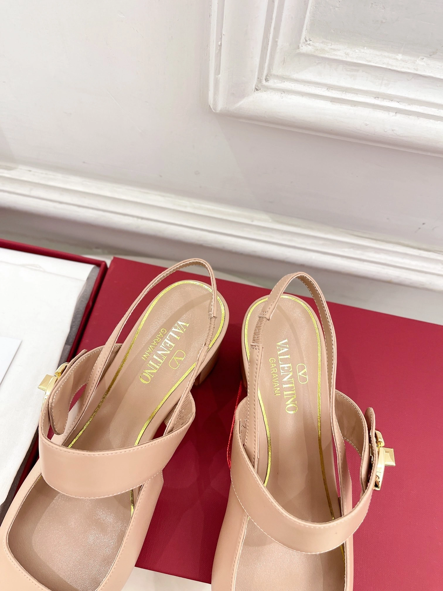COCO-- V1859ti9o 5W2S0JY1EEYZJ2 Roman Stud Calfskin goatskin Heel height：6CM item:D-X150L2566