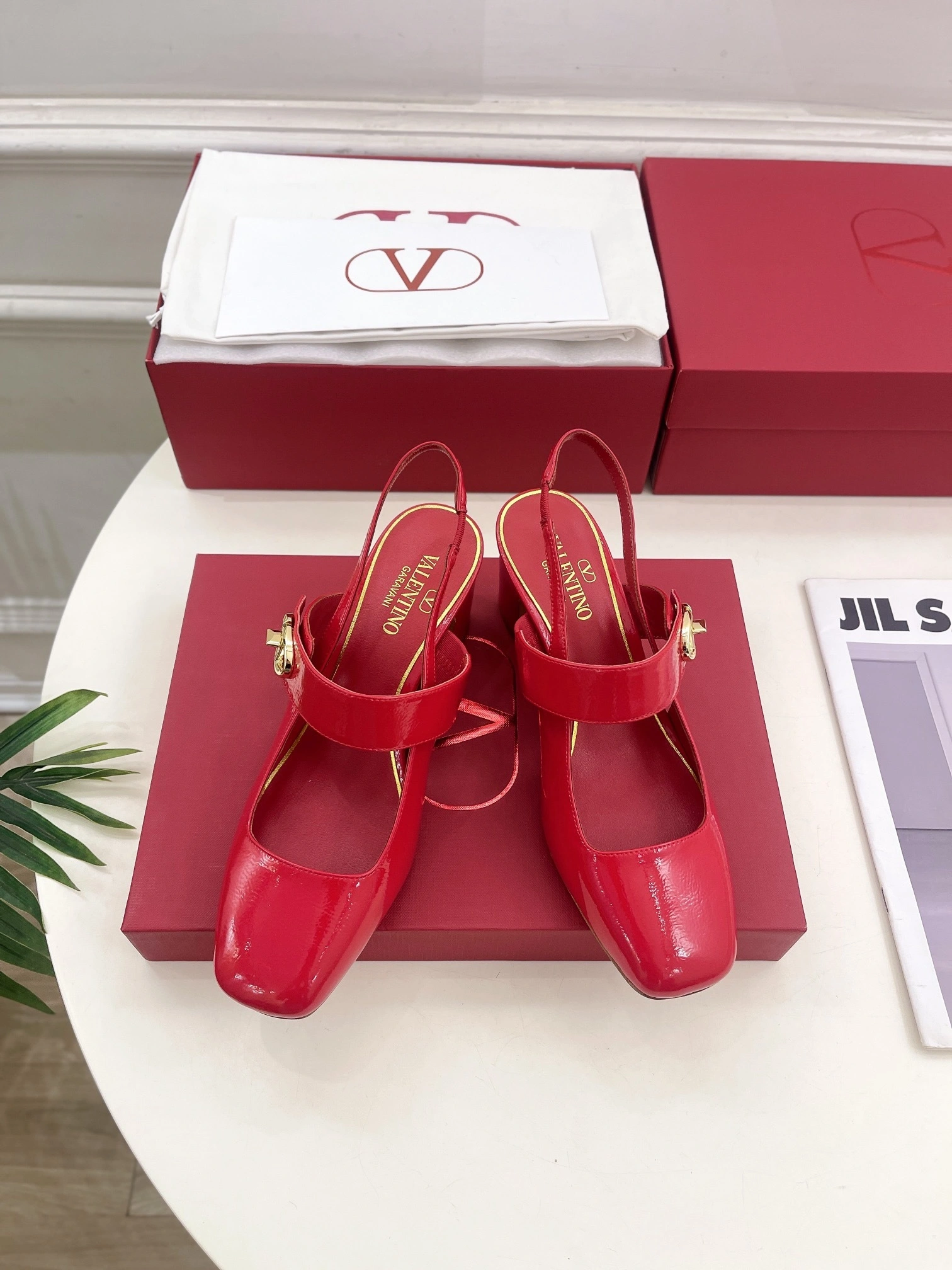 COCO-- V1859ti9o 5W2S0JY1RDA0RO Roman Stud Calfskin goatskin Heel height：6CM item:D-X150L2562
