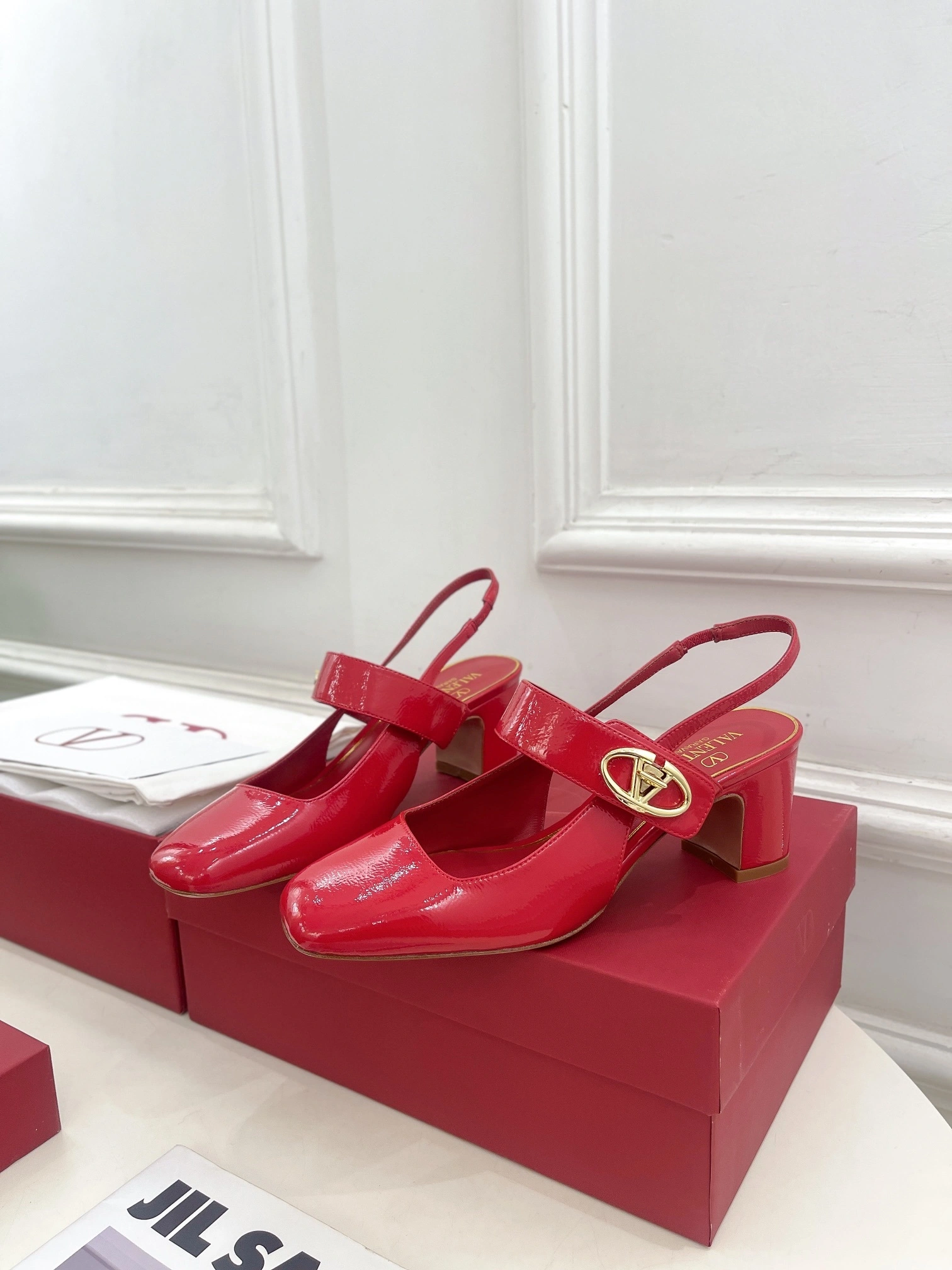 COCO-- V1859ti9o 5W2S0JY1RDA0RO Roman Stud Calfskin goatskin Heel height：6CM item:D-X150L2562