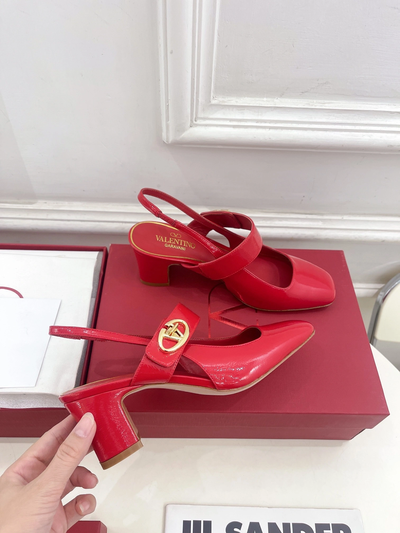COCO-- V1859ti9o 5W2S0JY1RDA0RO Roman Stud Calfskin goatskin Heel height：6CM item:D-X150L2562