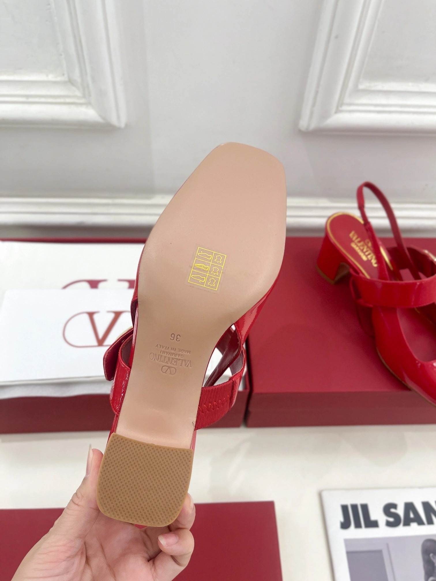 COCO-- V1859ti9o 5W2S0JY1RDA0RO Roman Stud Calfskin goatskin Heel height：6CM item:D-X150L2562