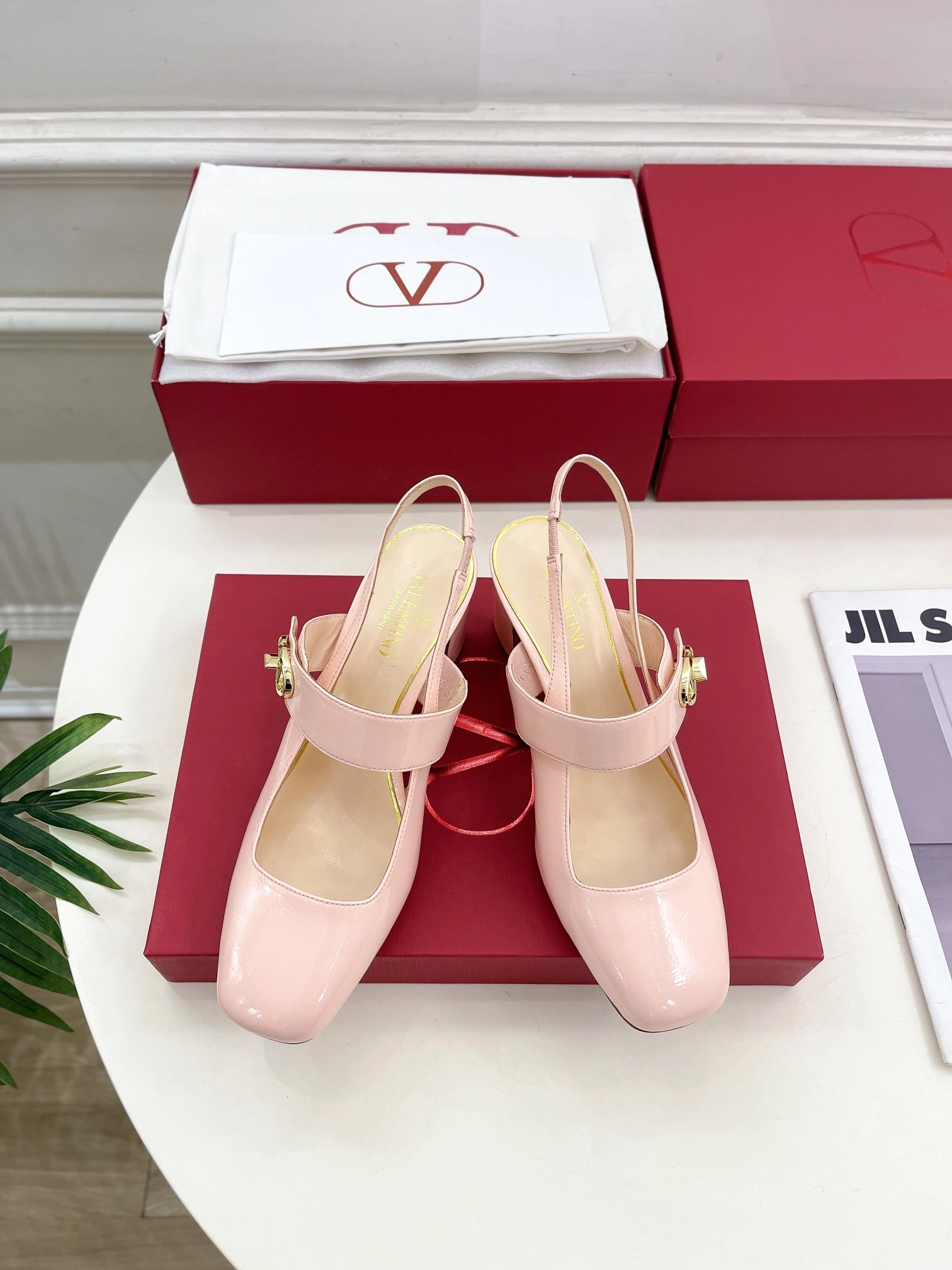 COCO-- V1859ti9o 5W2S0JY1RDA16Q Roman Stud Calfskin goatskin Heel height：6CM item:D-X150L2563