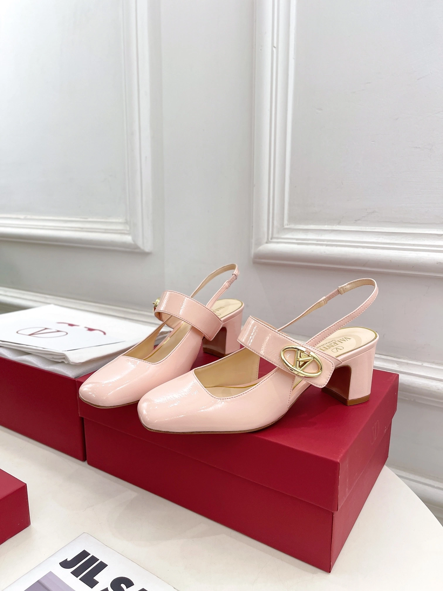 COCO-- V1859ti9o 5W2S0JY1RDA16Q Roman Stud Calfskin goatskin Heel height：6CM item:D-X150L2563