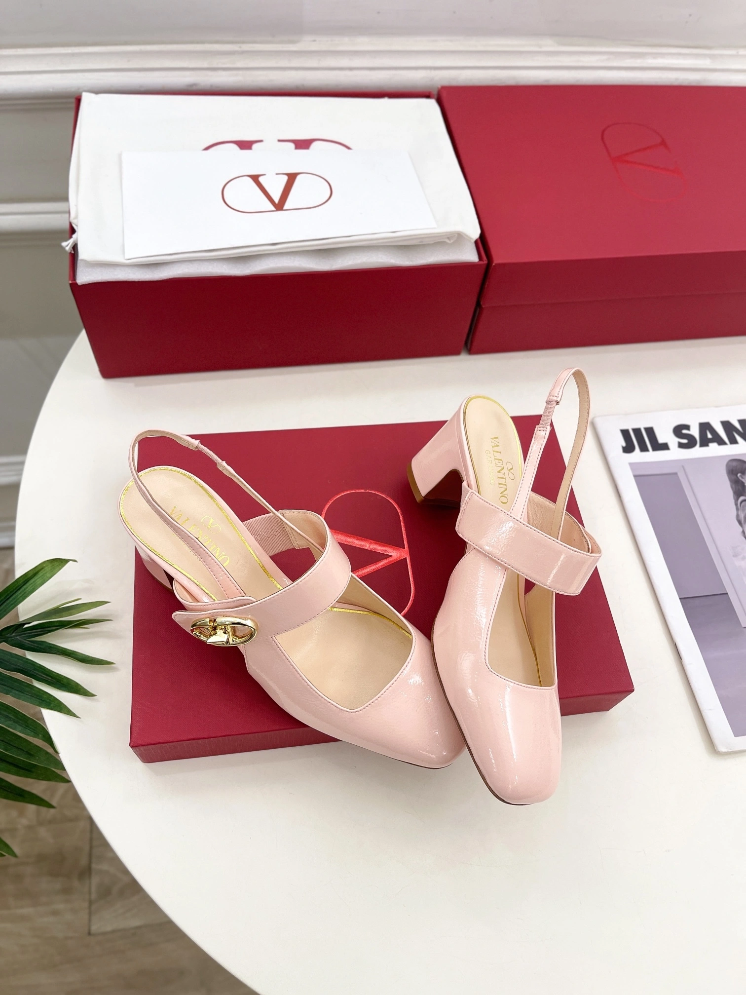 COCO-- V1859ti9o 5W2S0JY1RDA16Q Roman Stud Calfskin goatskin Heel height：6CM item:D-X150L2563