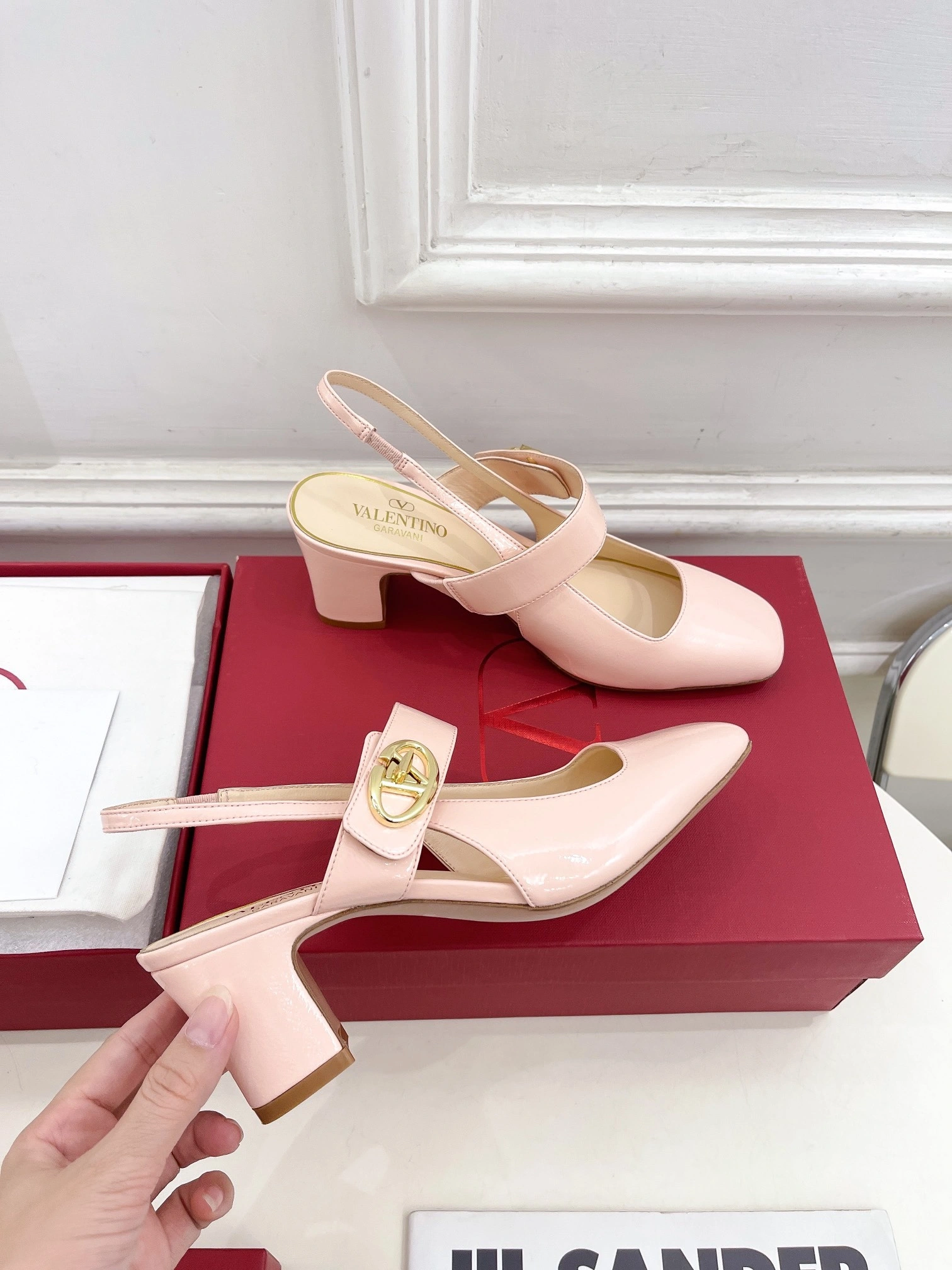 COCO-- V1859ti9o 5W2S0JY1RDA16Q Roman Stud Calfskin goatskin Heel height：6CM item:D-X150L2563